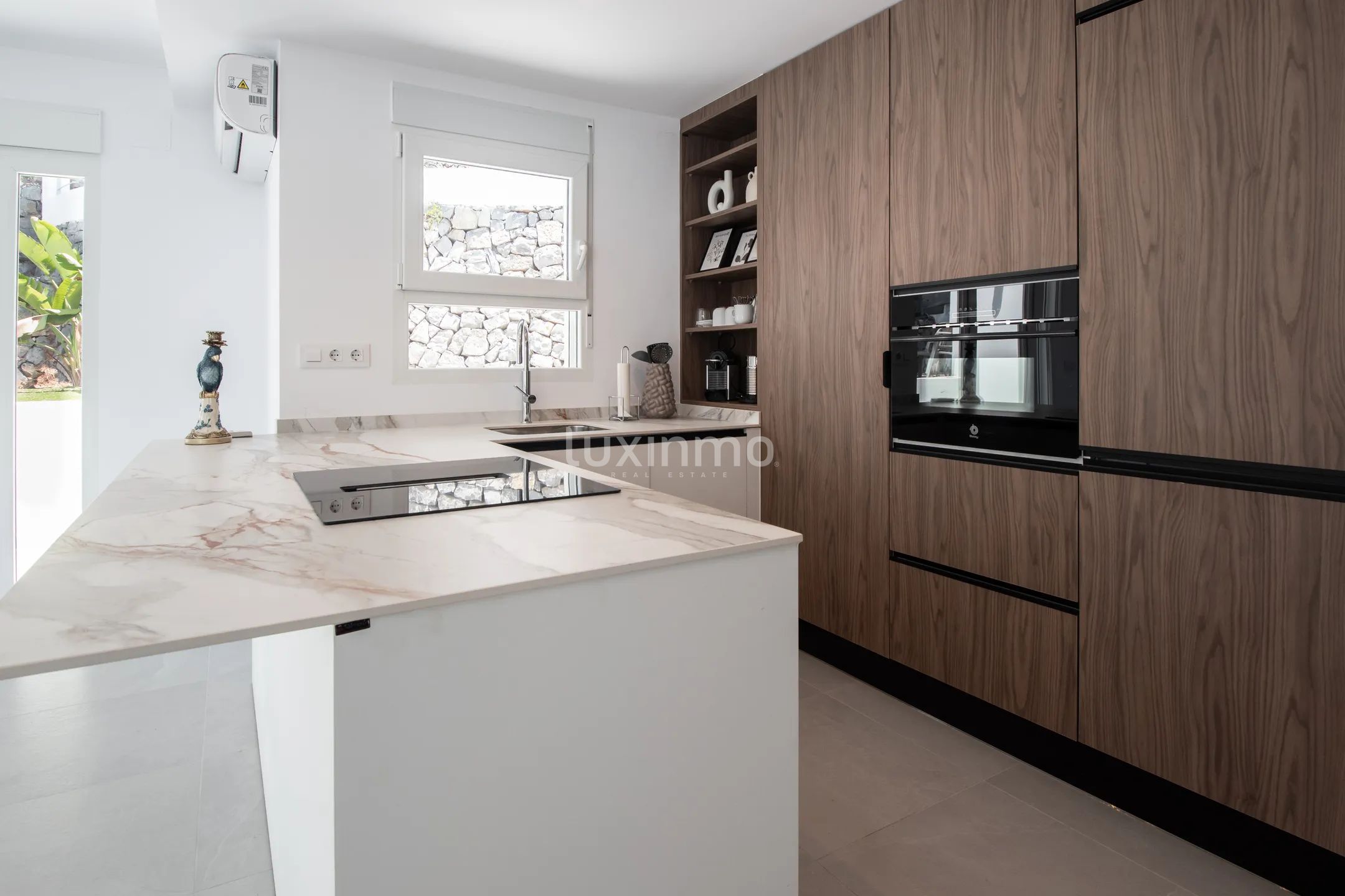 Detached 2-bedroom villa with independent studio and pool for rent in Altea — photo 7