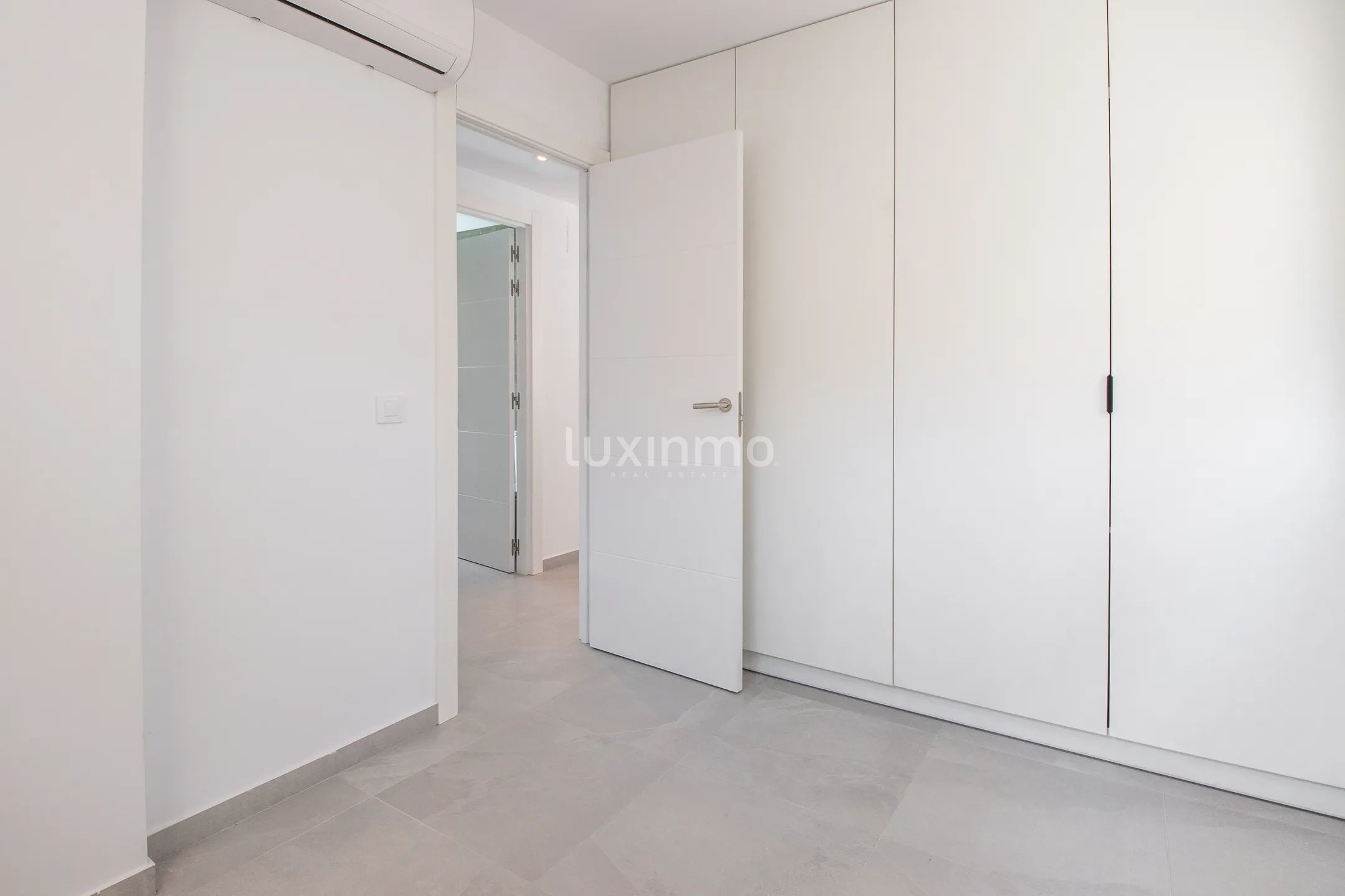 Detached 2-bedroom villa with independent studio and pool for rent in Altea — photo 9