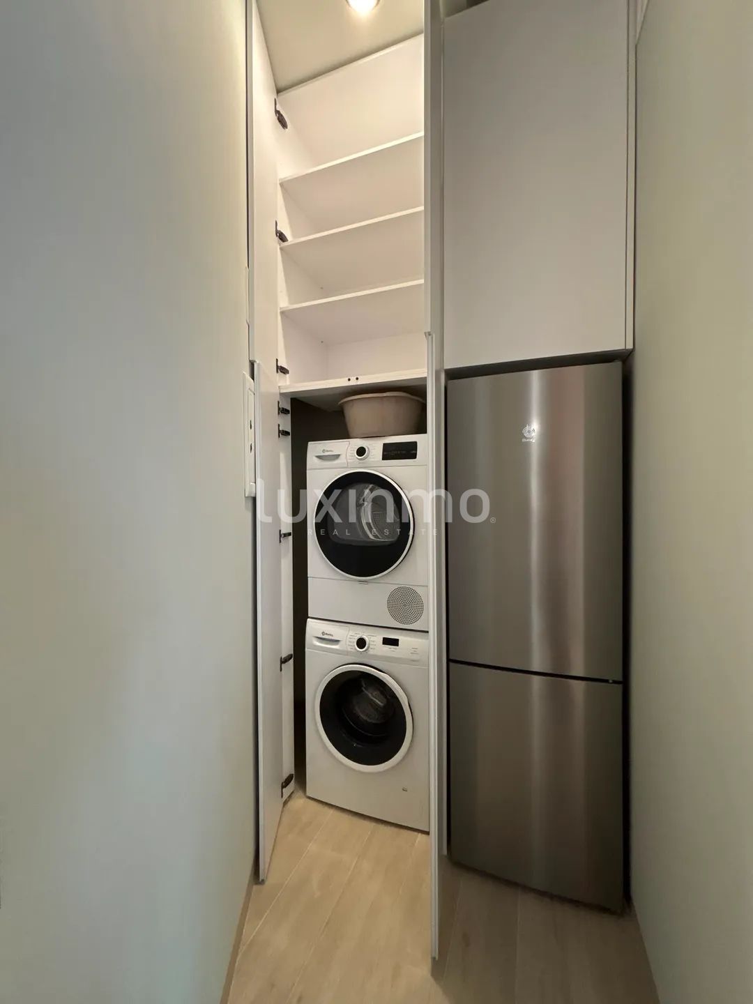 Sunlit modern apartment with sea & mountain views — photo 7