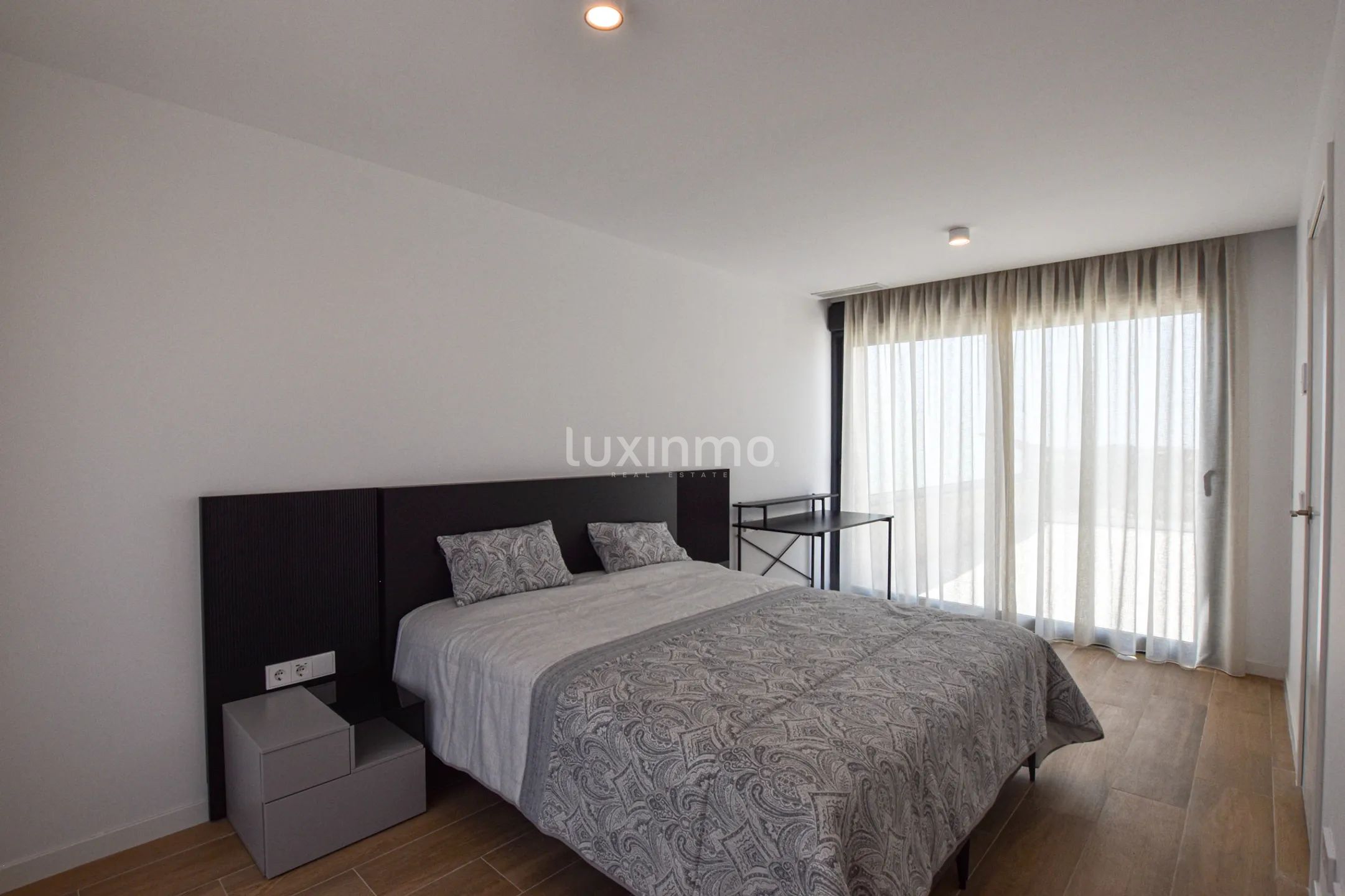 Contemporary penthouse for rent with sea views in Camporrosso Stone Valley — photo 16