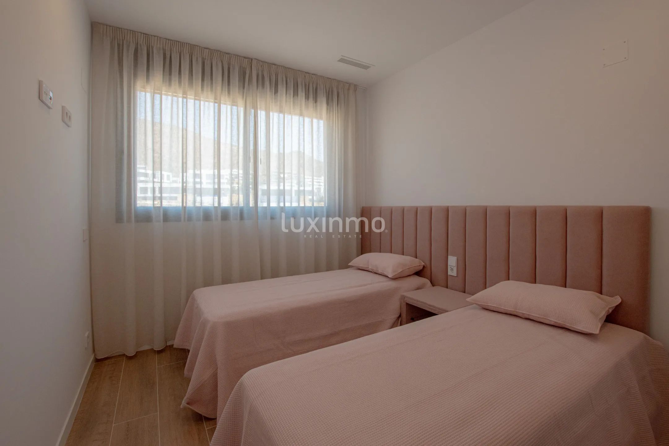 Contemporary penthouse for rent with sea views in Camporrosso Stone Valley — photo 11