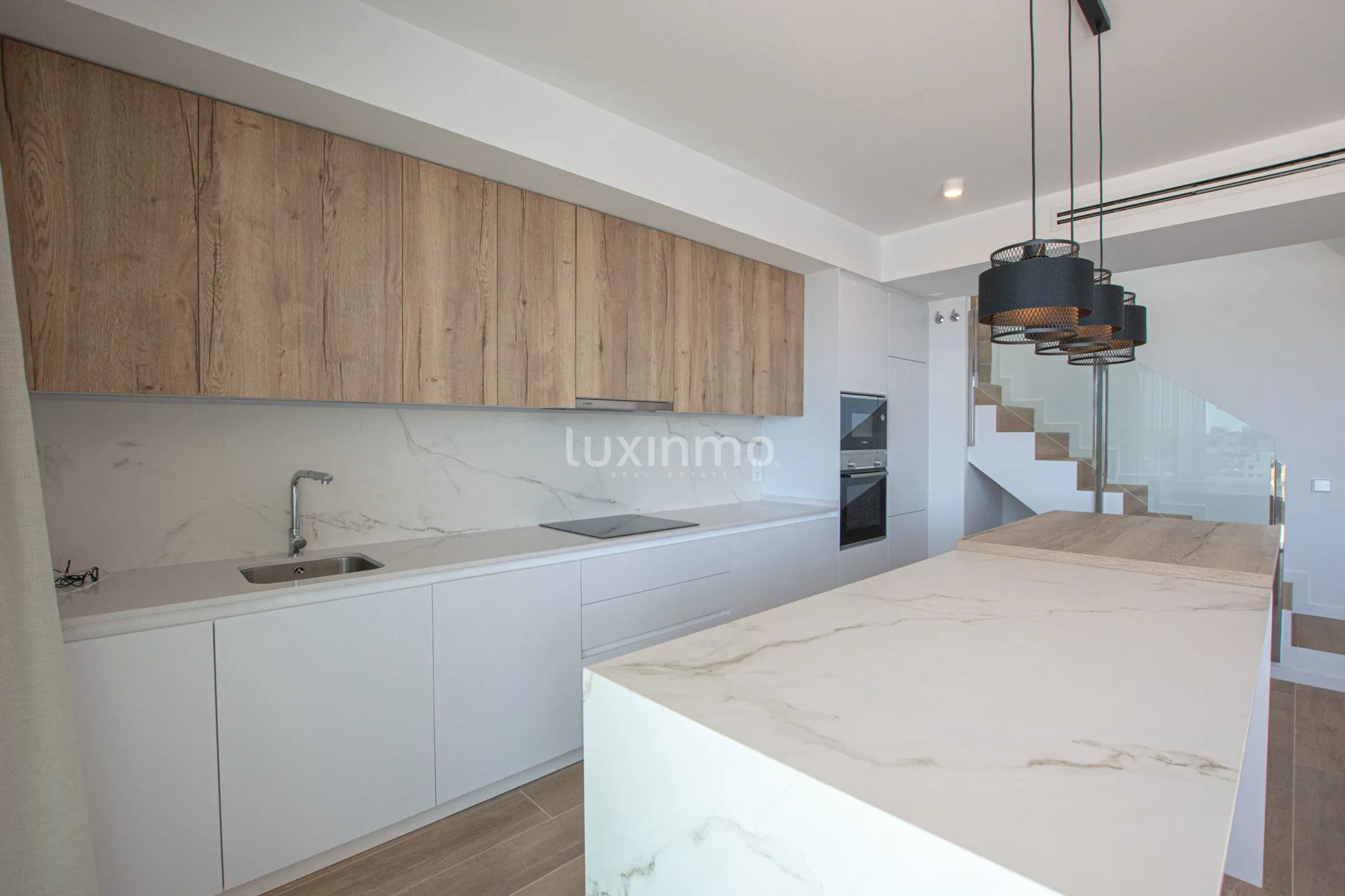 Contemporary penthouse for rent with sea views in Camporrosso Stone Valley — photo 7