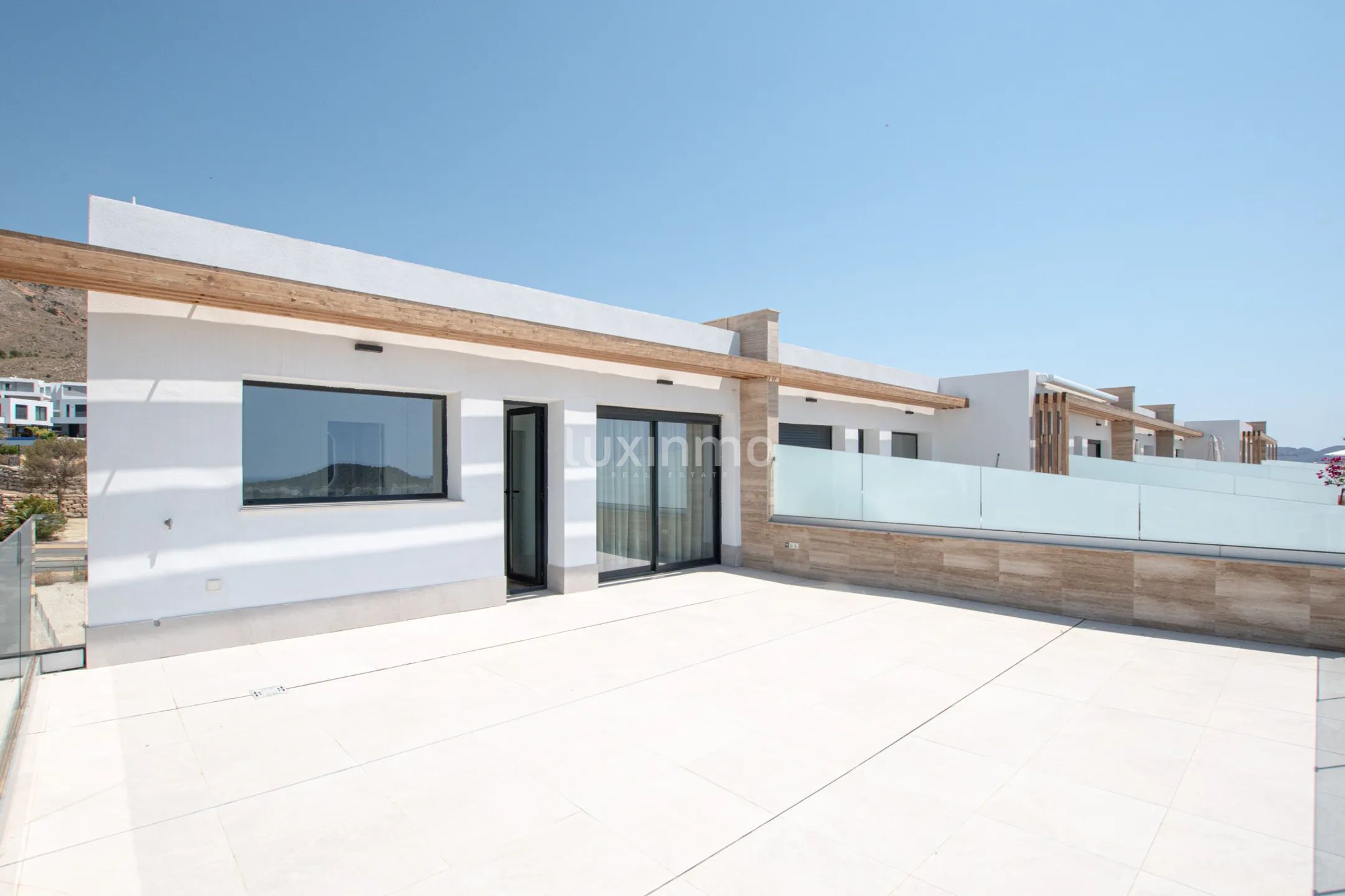 Contemporary penthouse for rent with sea views in Camporrosso Stone Valley — photo 19