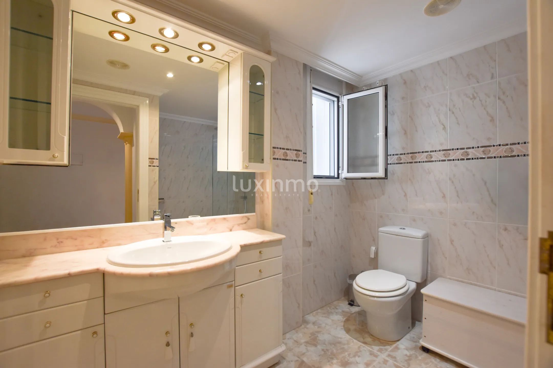 Mediterranean style seafront flat to let in Calpe — photo 10