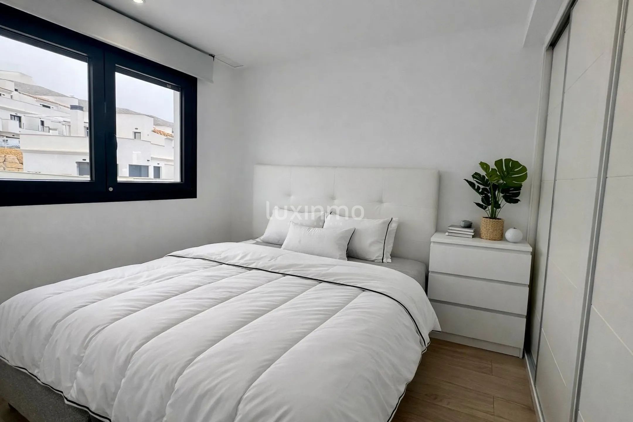 Modern sea view duplex with private pool in Finestrat — photo 11