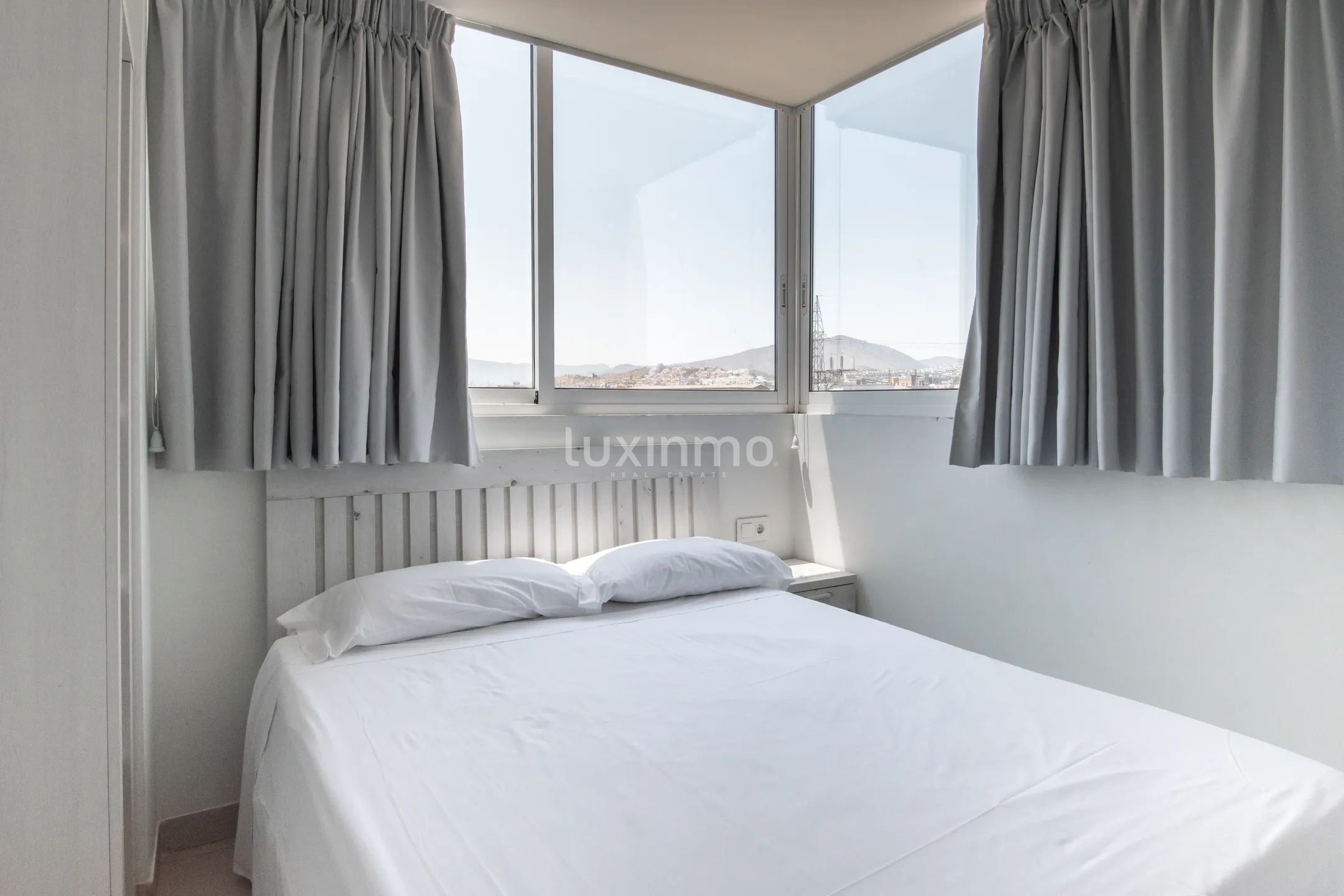 Modern flat with sea views and a terrace in Cala Finestrat — photo 11
