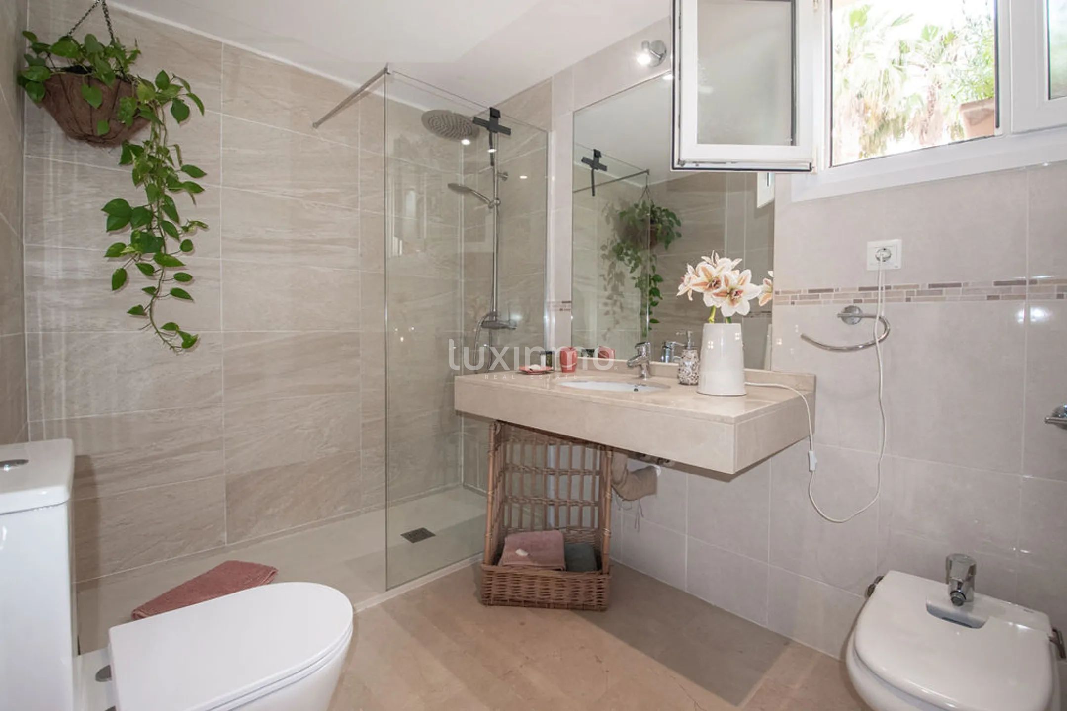 Mediterranean ground-floor flat with a large terrace in Mascarat — photo 16