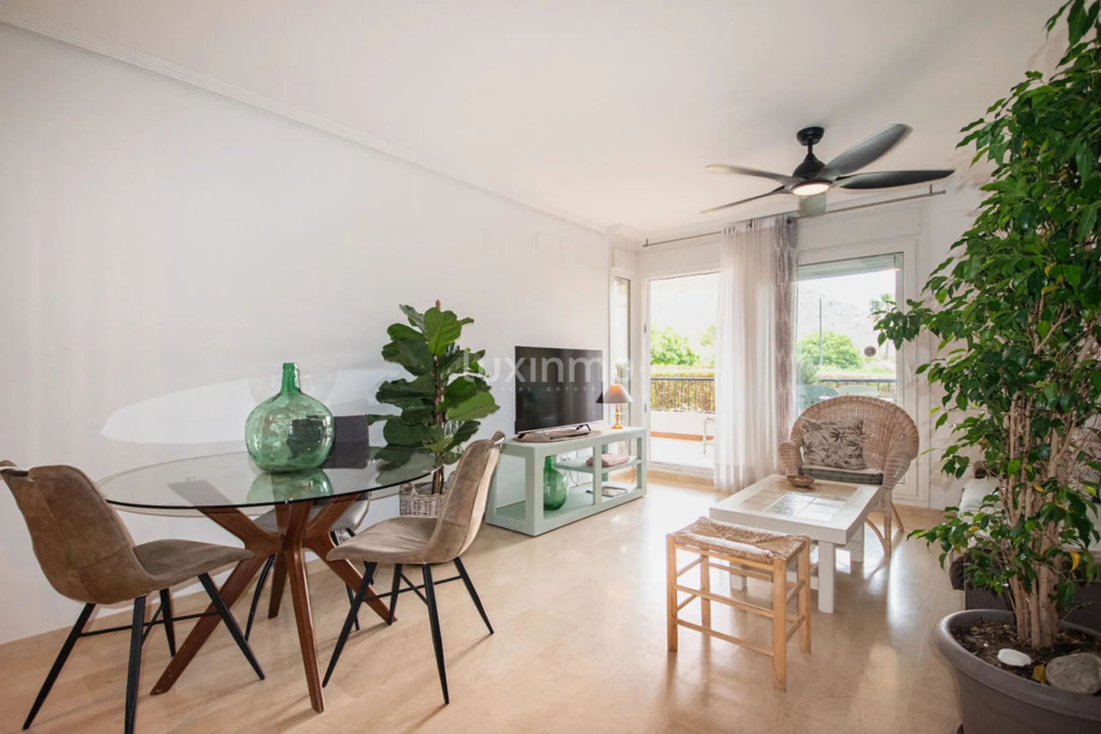 Mediterranean ground-floor flat with a large terrace in Mascarat — photo 7