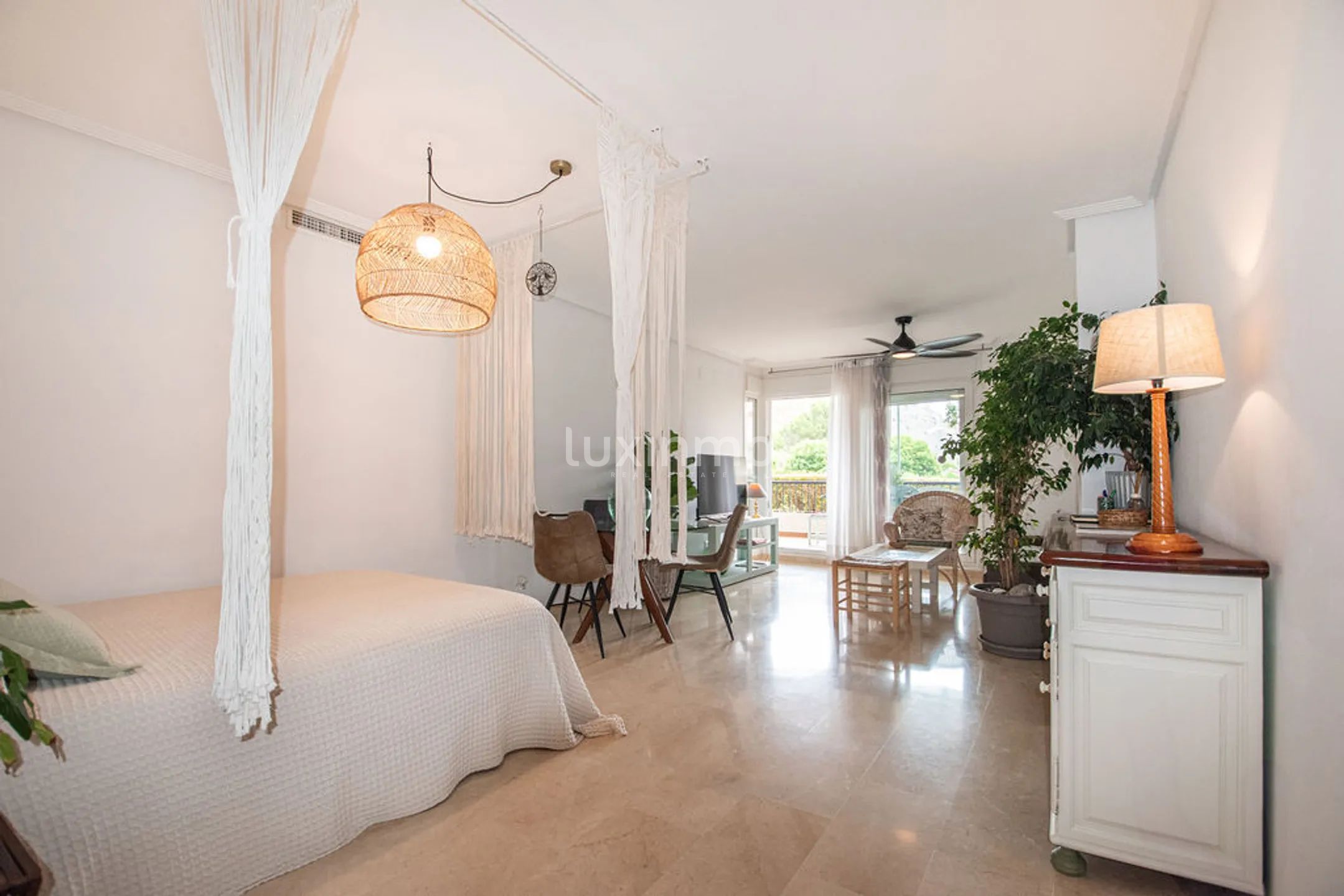 Mediterranean ground-floor flat with a large terrace in Mascarat — photo 8