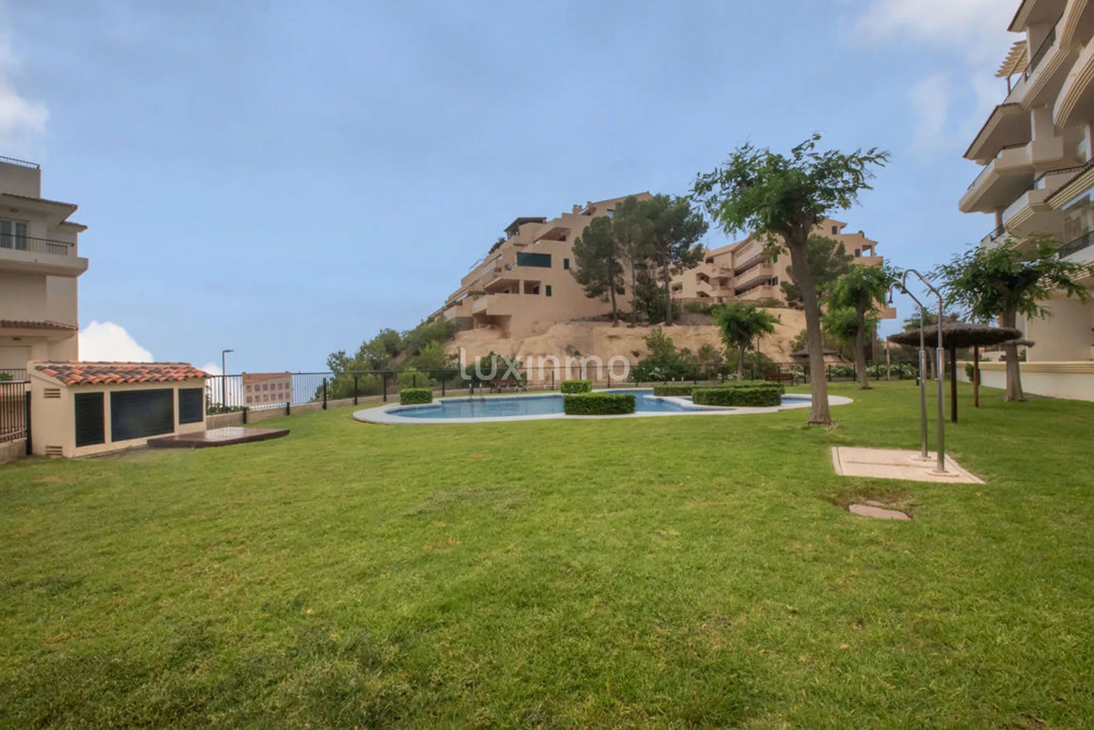 Mediterranean ground-floor flat with a large terrace in Mascarat — photo 4