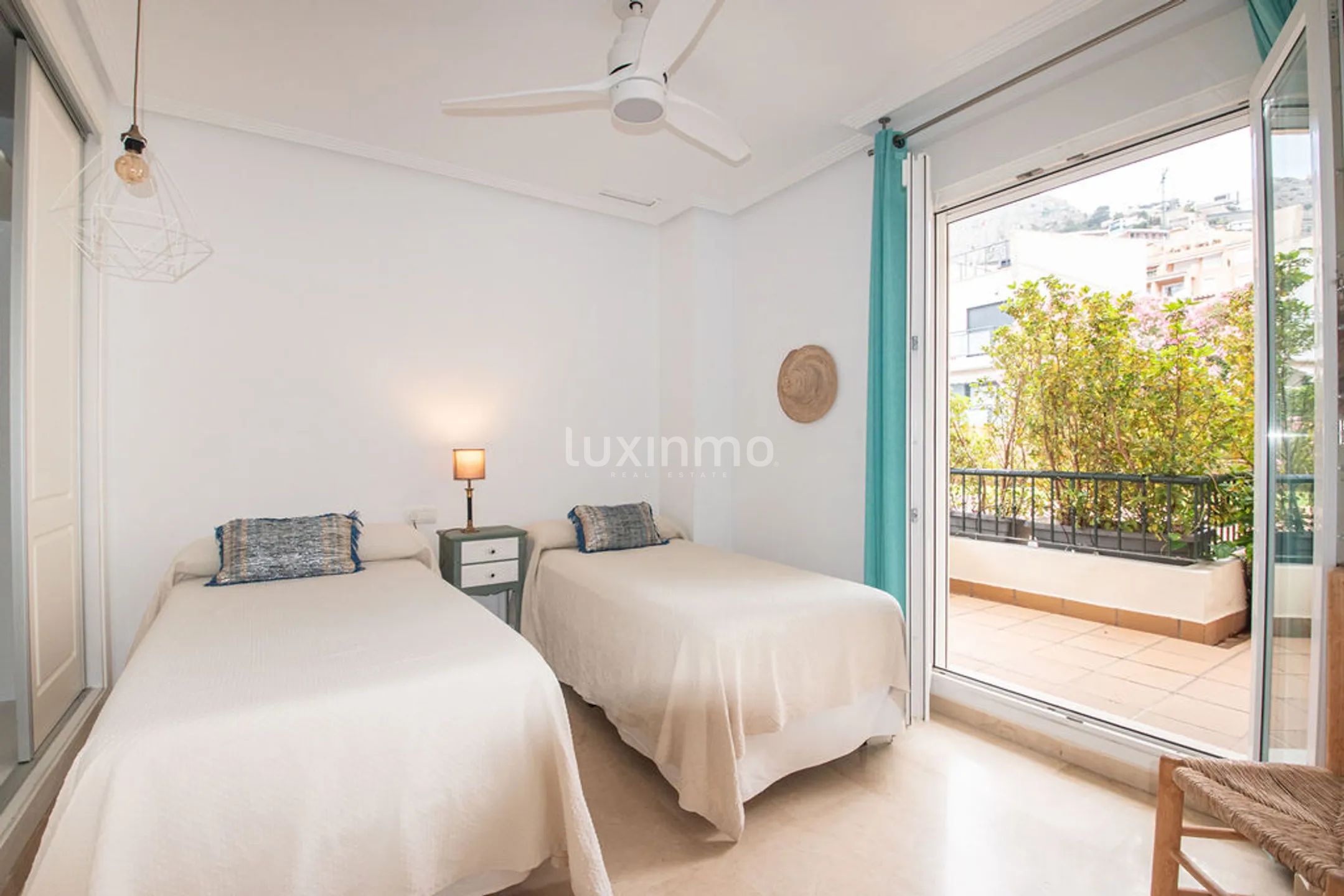 Mediterranean ground-floor flat with a large terrace in Mascarat — photo 15