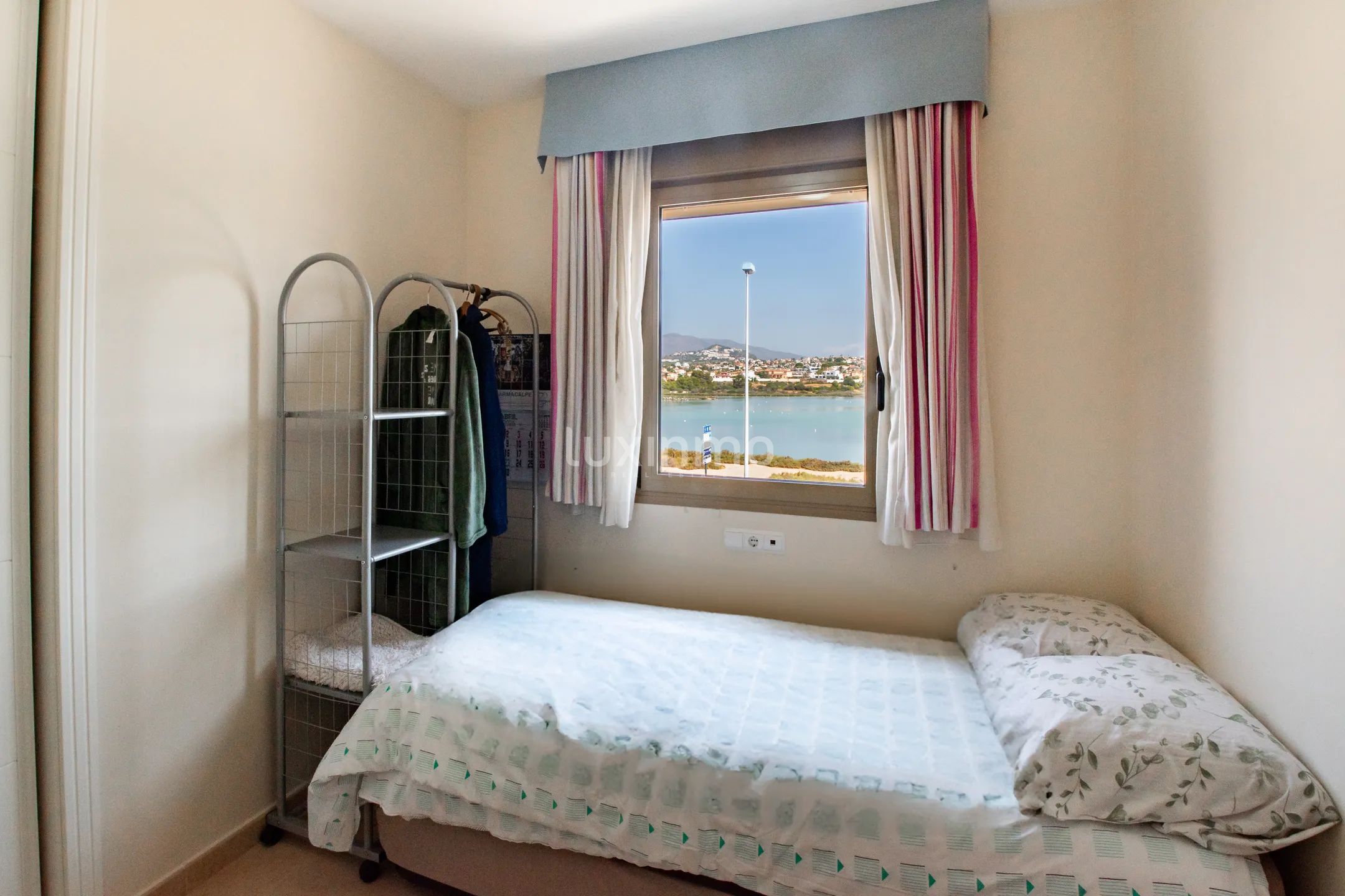 Apartment with open views and pool in Calpe — photo 8