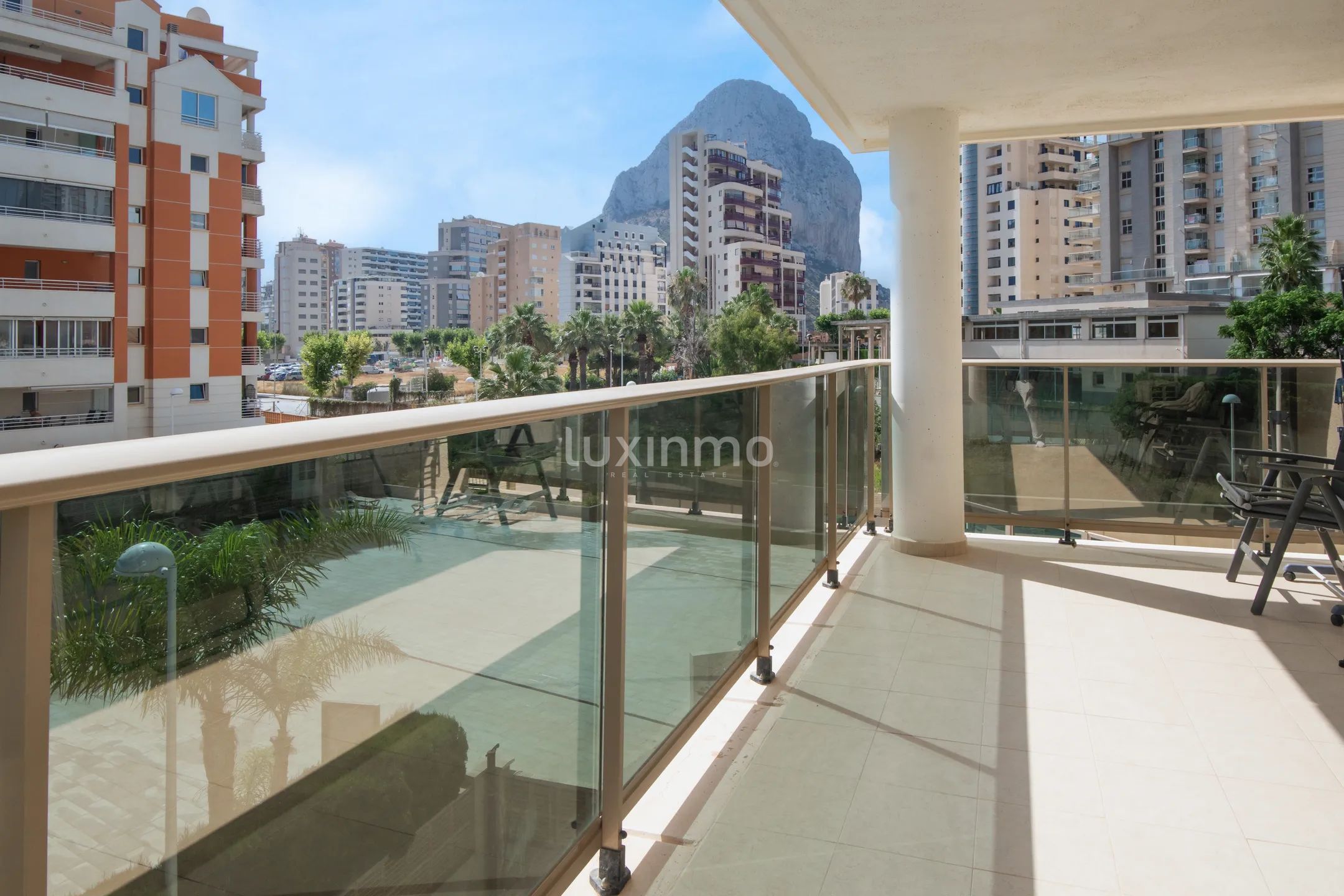 Apartment with open views and pool in Calpe — photo 10
