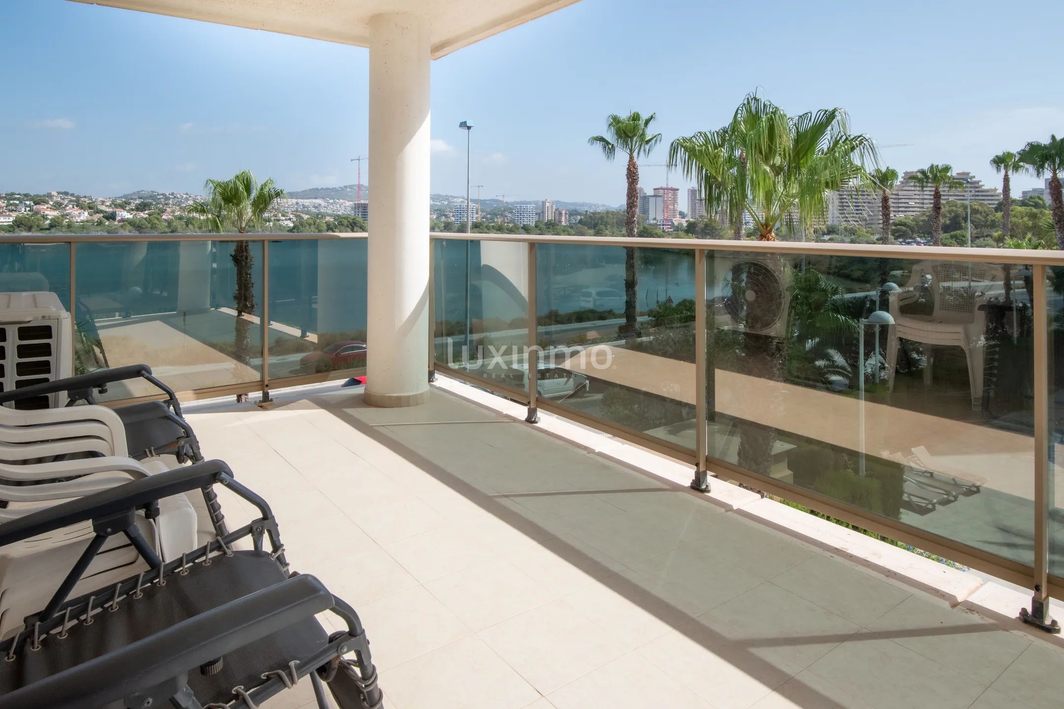 Apartment with open views and pool in Calpe — photo 9