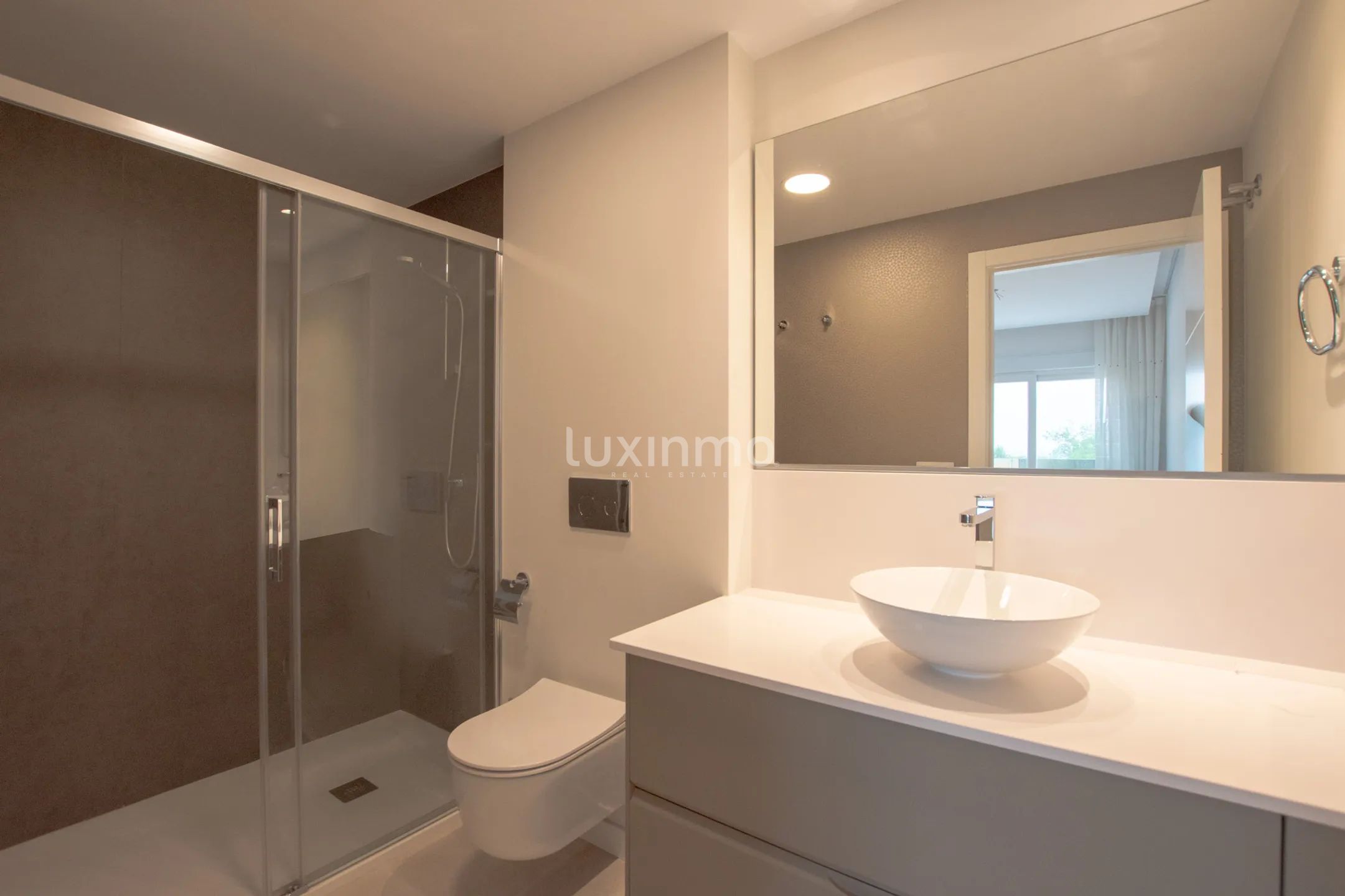 A modern penthouse with sea views in Oliva Nova — photo 34