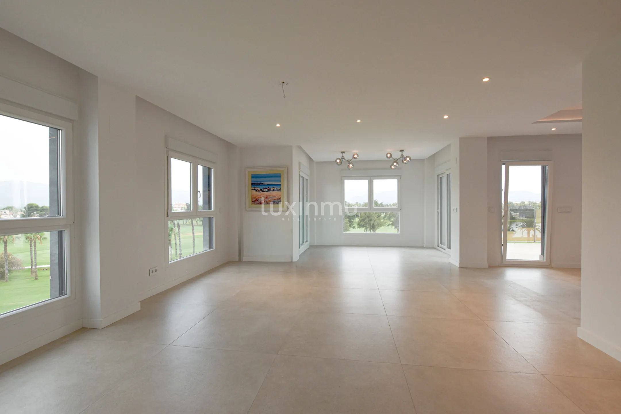 A modern penthouse with sea views in Oliva Nova — photo 16