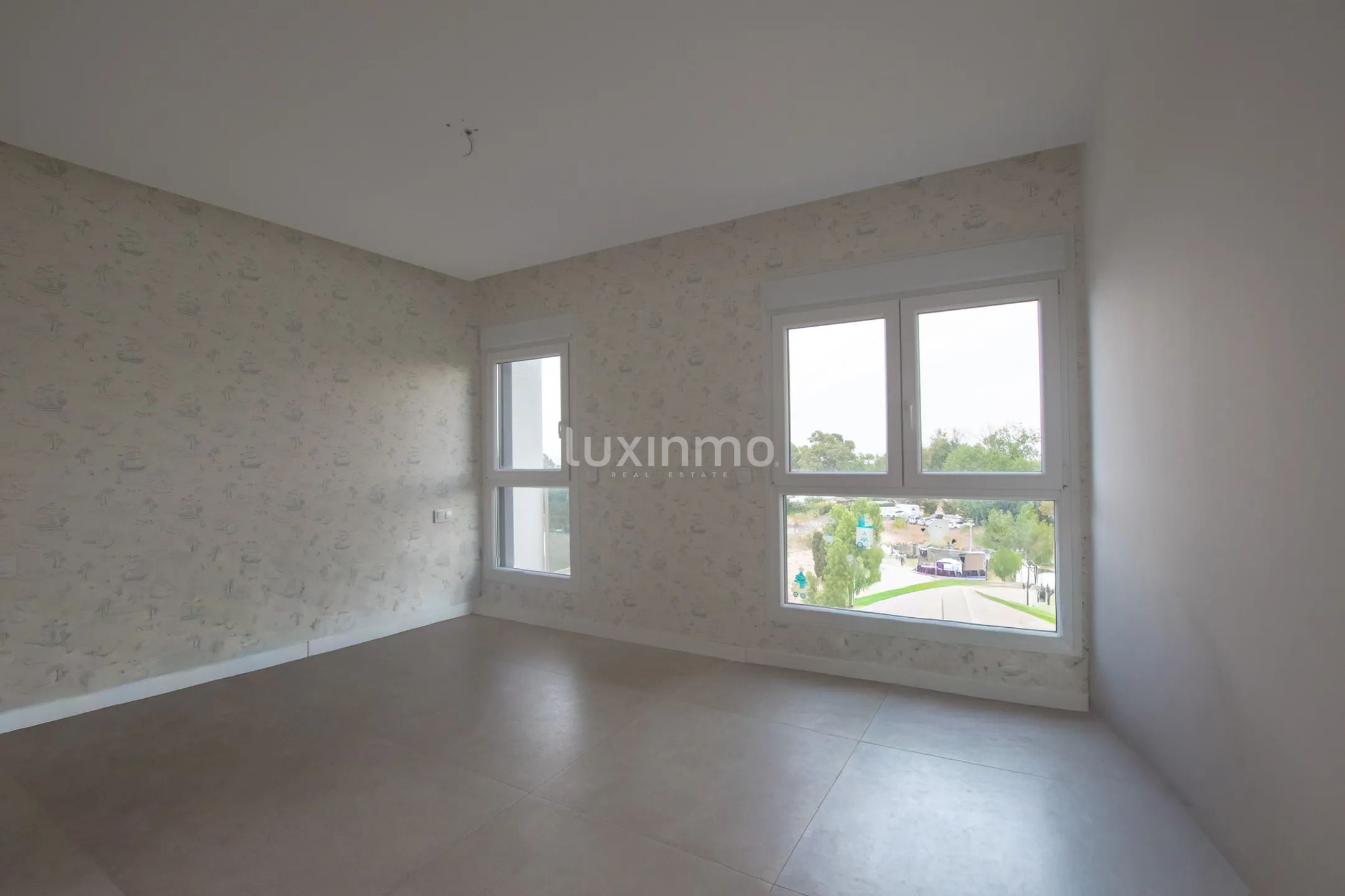 A modern penthouse with sea views in Oliva Nova — photo 28