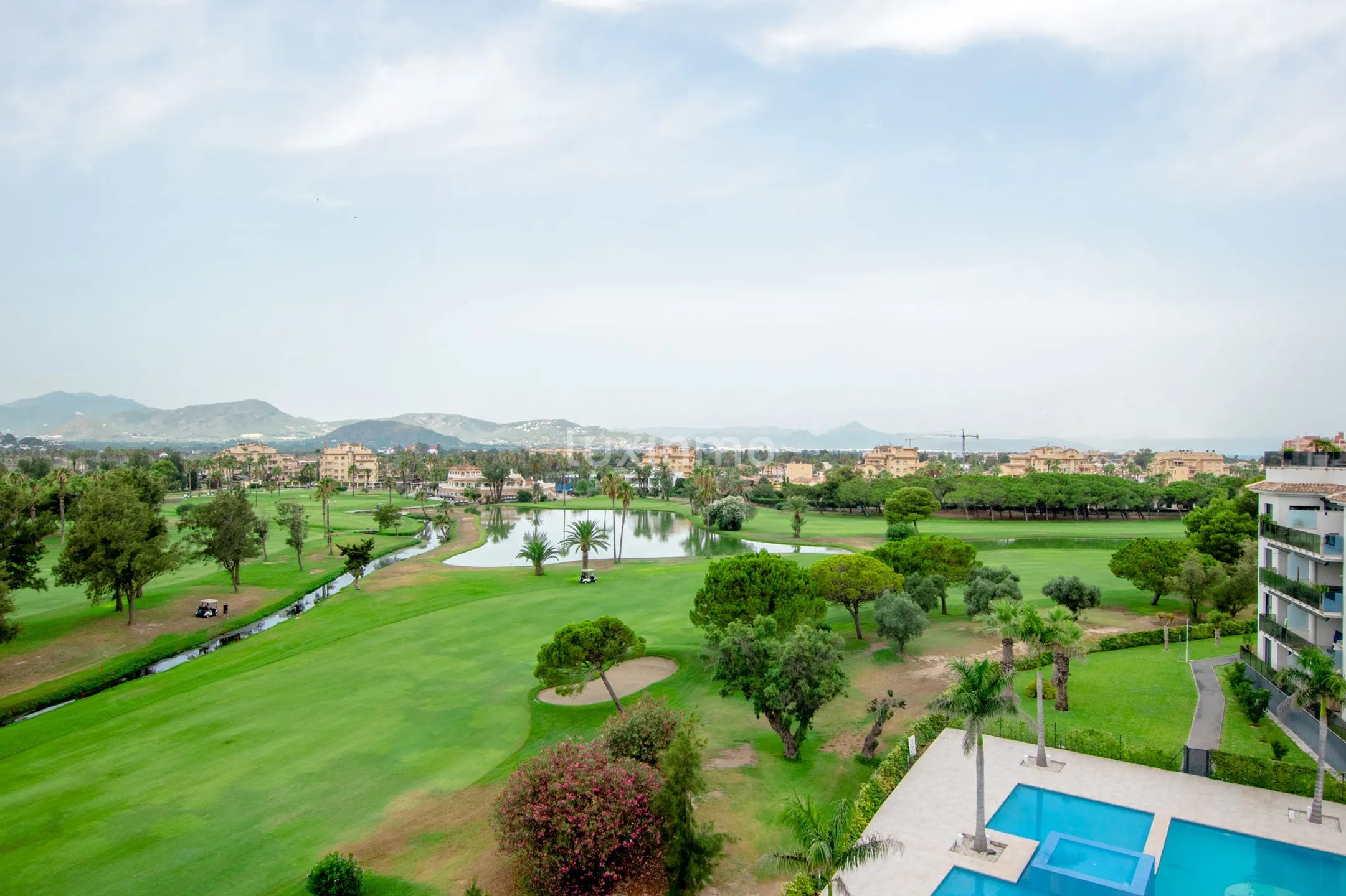 A modern penthouse with sea views in Oliva Nova — photo 2