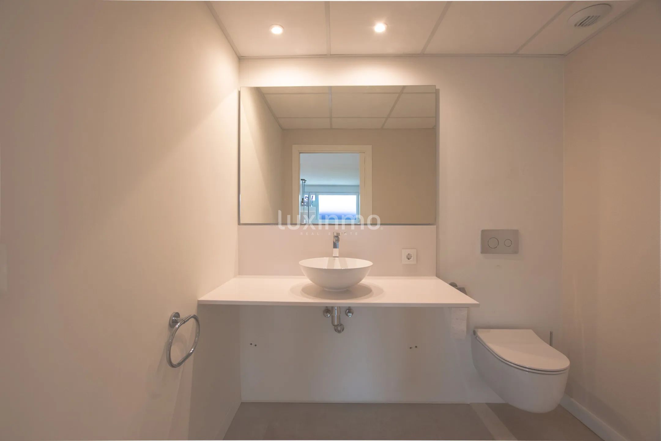 A modern penthouse with sea views in Oliva Nova — photo 17