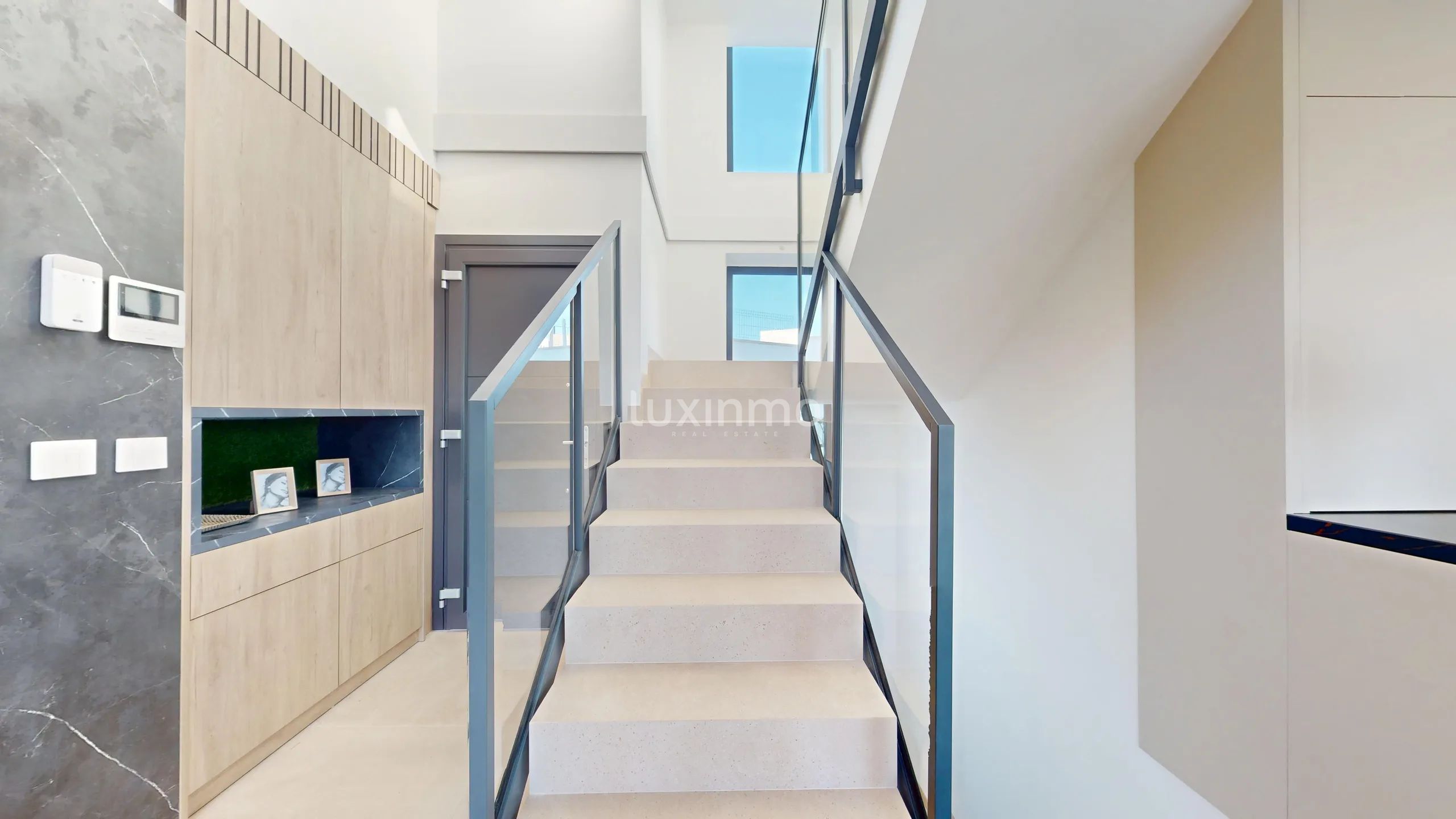 Luxury 4 bedroom villa with sea views for sale in Finestrat — photo 12
