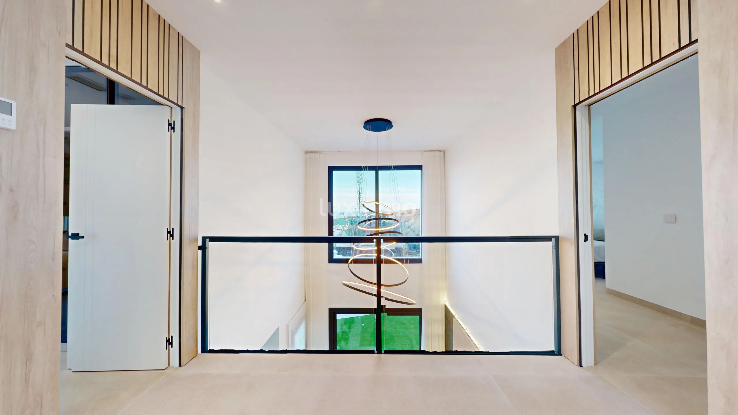 Luxury 4 bedroom villa with sea views for sale in Finestrat — photo 17