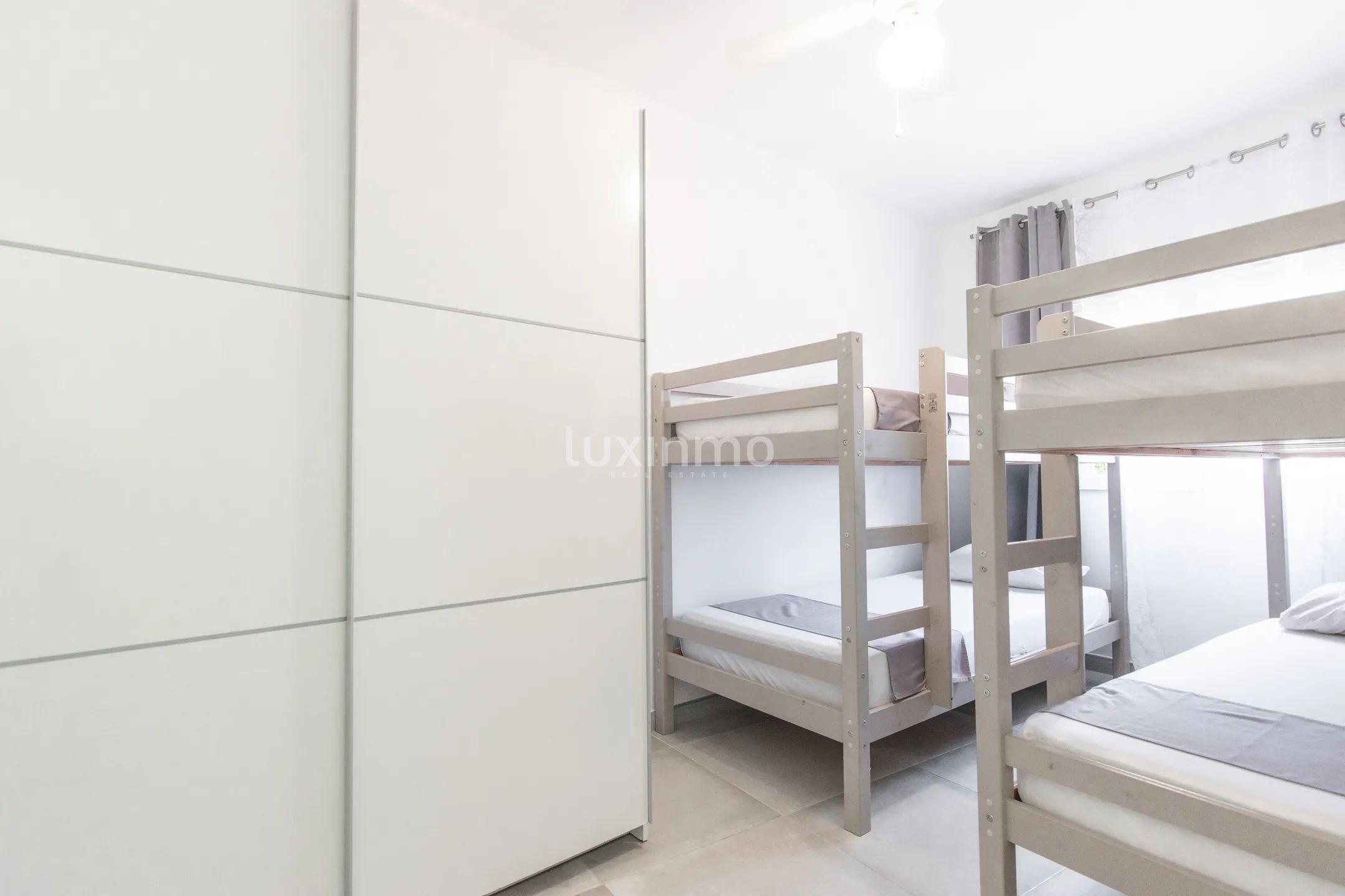 Halfvrijstaande woning met privézwembad te huur — photo 10