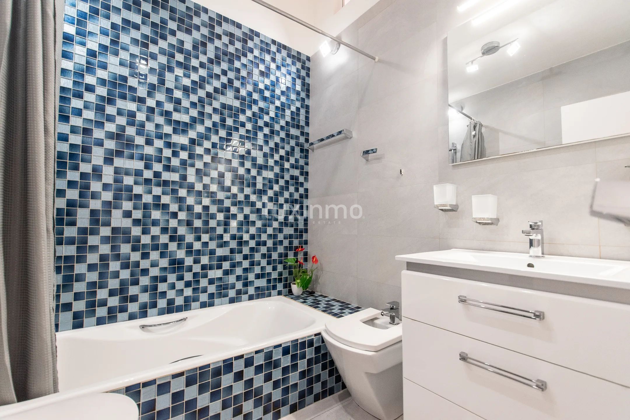 Halfvrijstaande woning met privézwembad te huur — photo 17