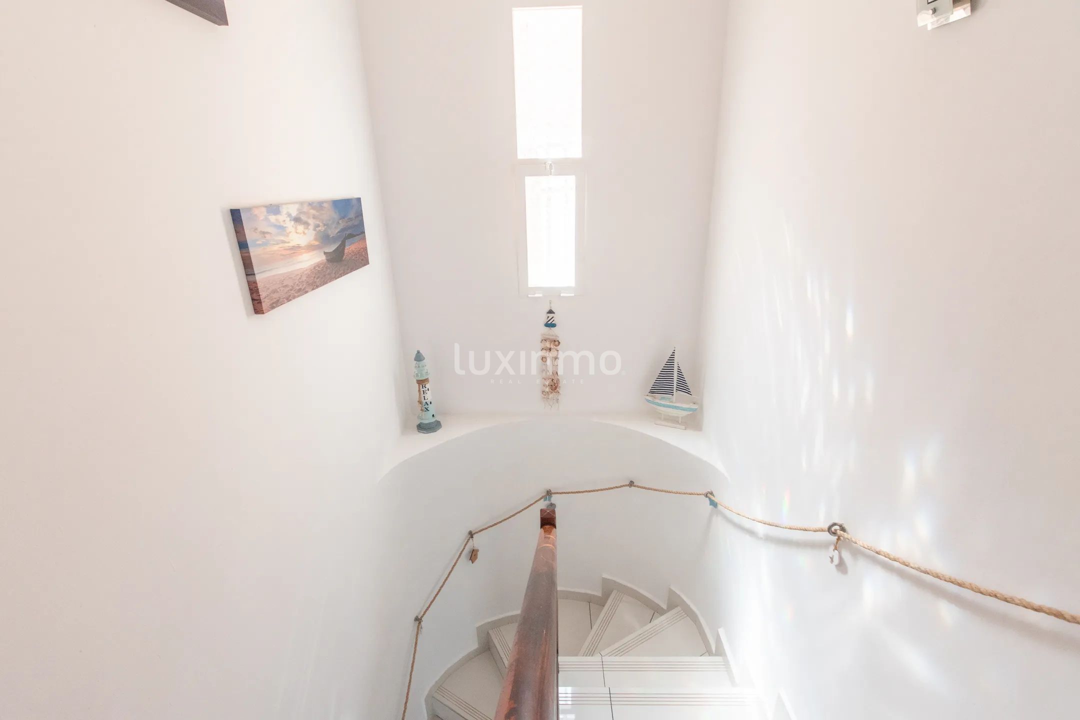 Halfvrijstaande woning met privézwembad te huur — photo 11