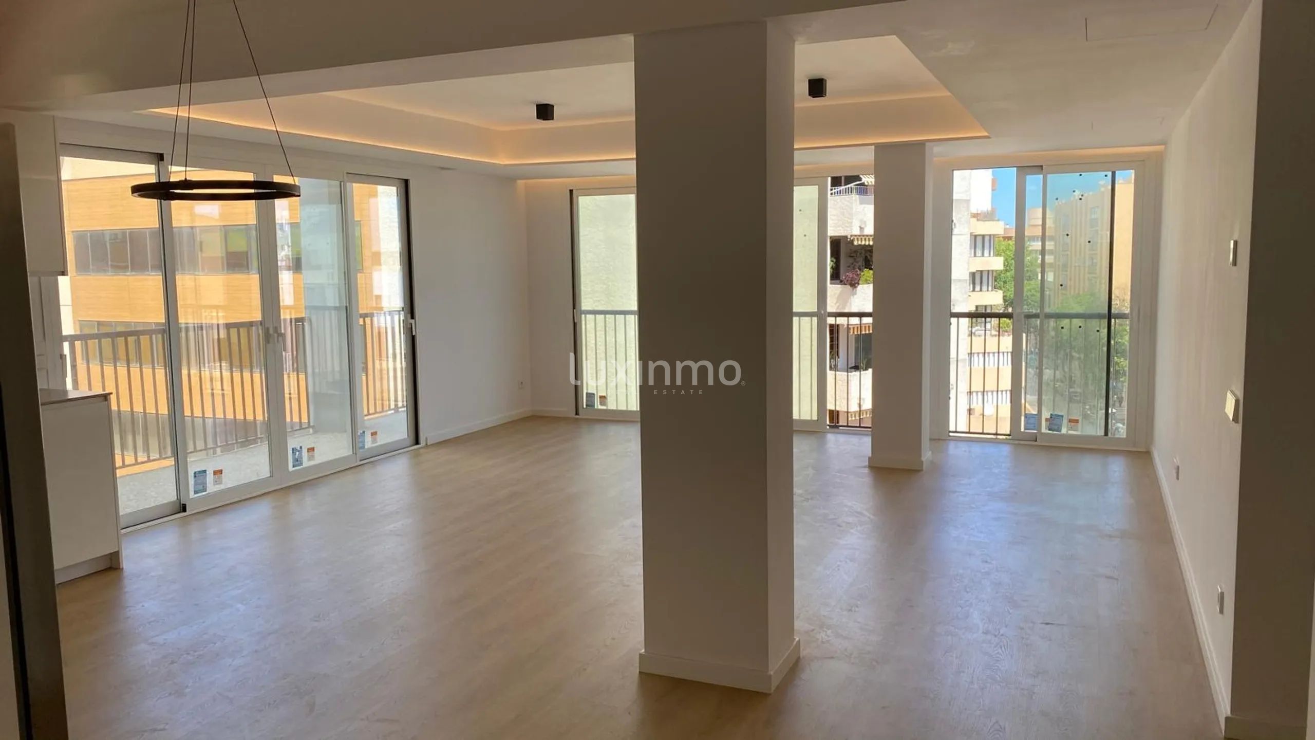 Modern renovierte 4-Zimmer-Wohnung im Herzen von Ibiza — photo 17