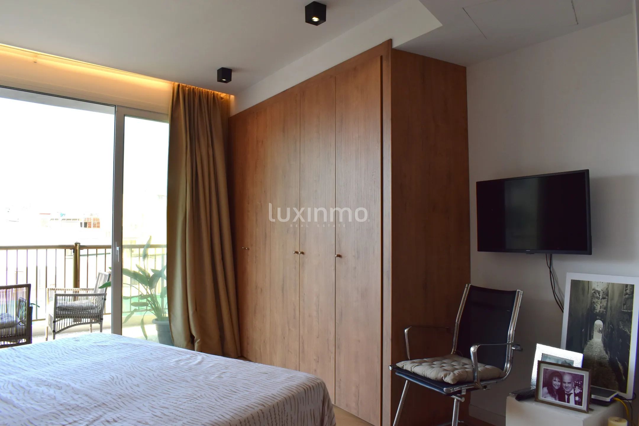 Modern renovierte 4-Zimmer-Wohnung im Herzen von Ibiza — photo 9