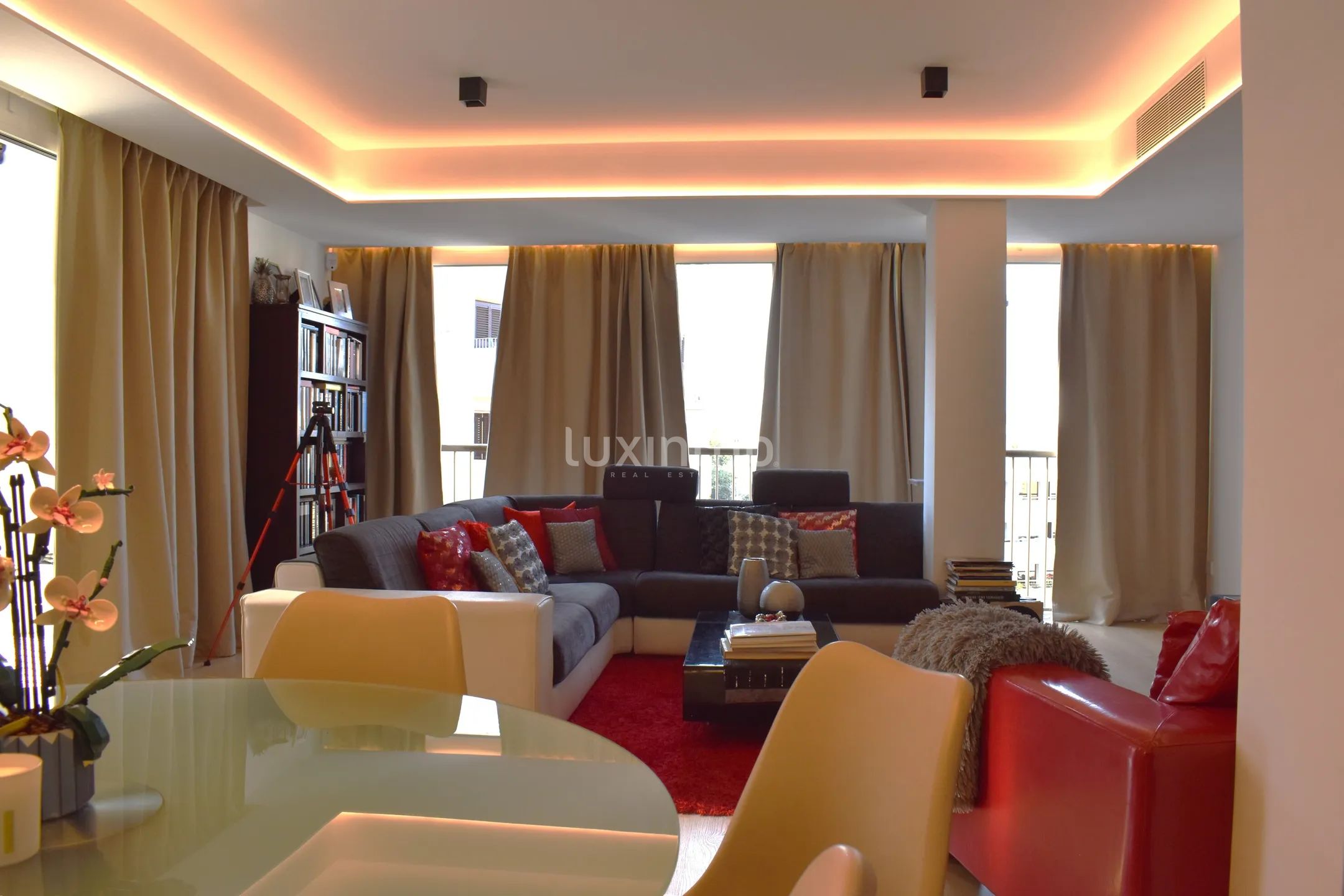 Remodelled Modern 4-Bedroom Apartment in the hart of Ibiza — photo 3
