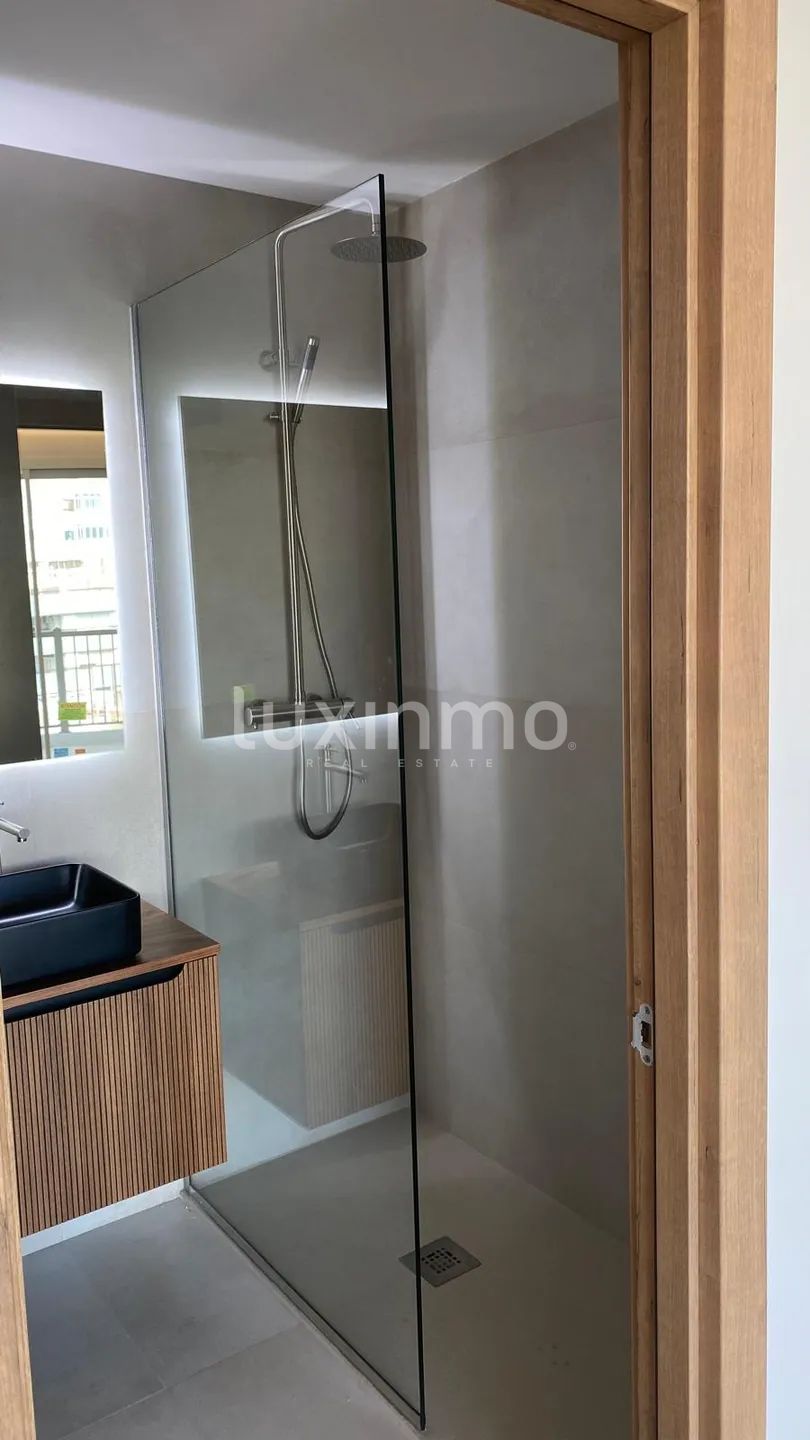 Modern renovierte 4-Zimmer-Wohnung im Herzen von Ibiza — photo 13