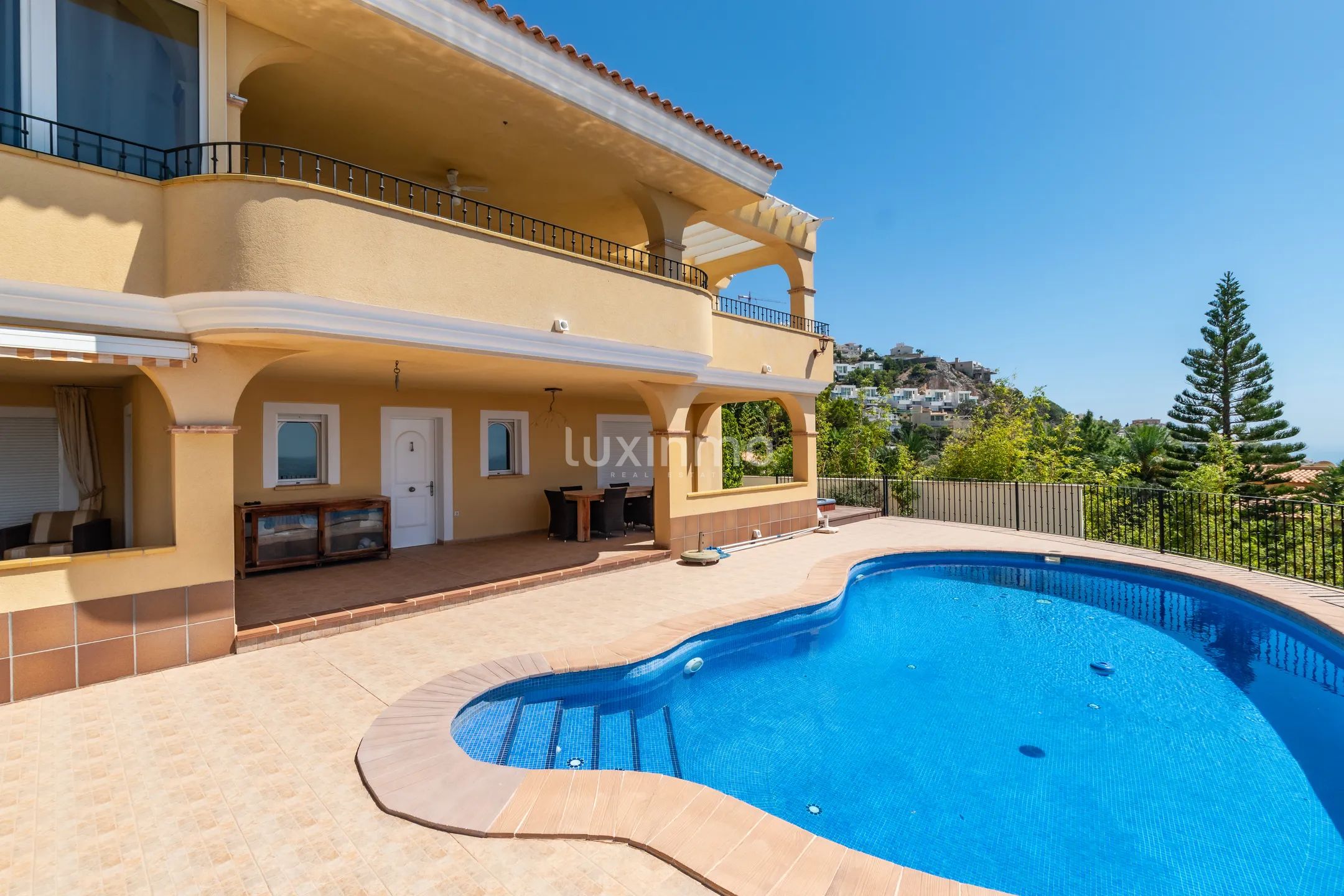Detached 5 bedroom villa with panoramic sea views and pool in Altea Hills — photo 4