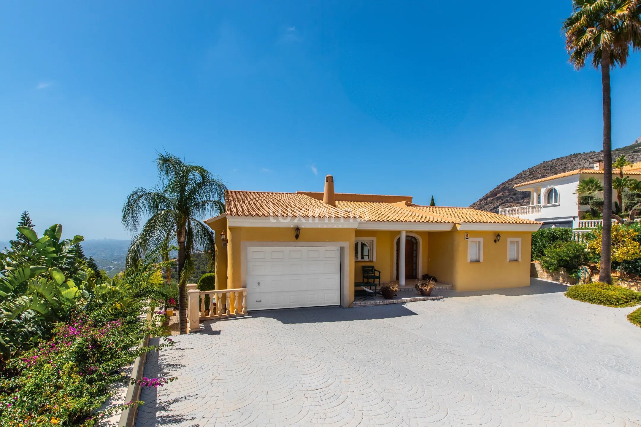 Villa individuelle de 5 chambres avec vue panoramique sur la mer et piscine à Altea Hills
