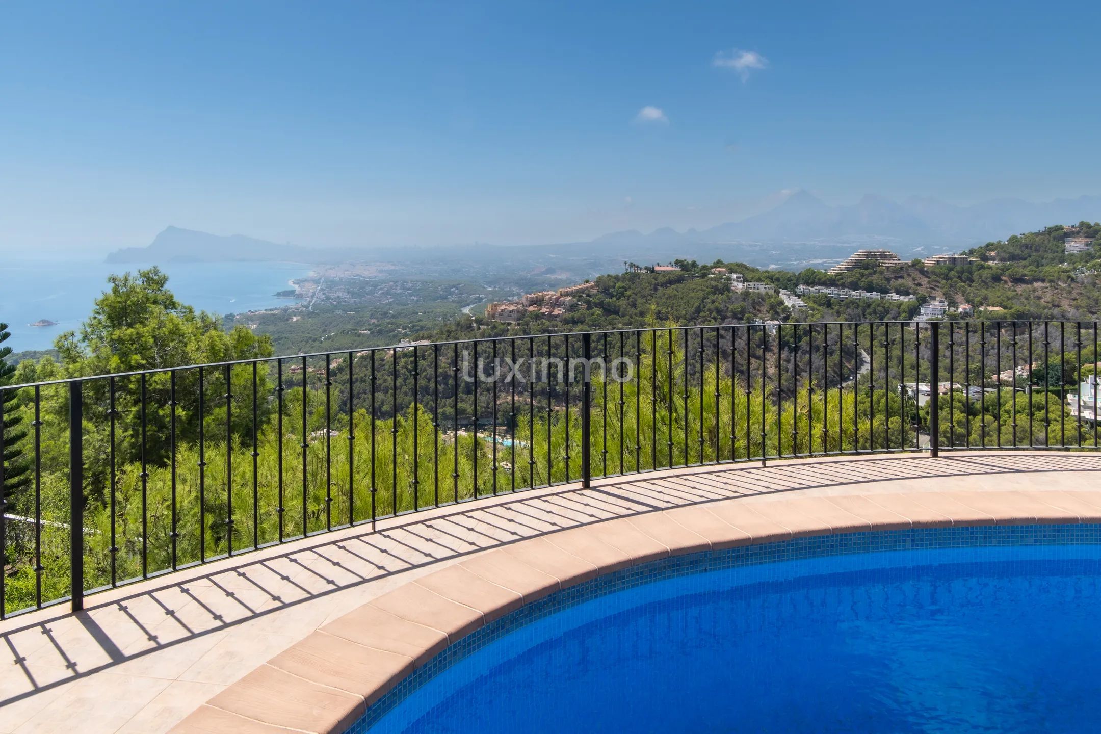 Detached 5 bedroom villa with panoramic sea views and pool in Altea Hills — photo 18