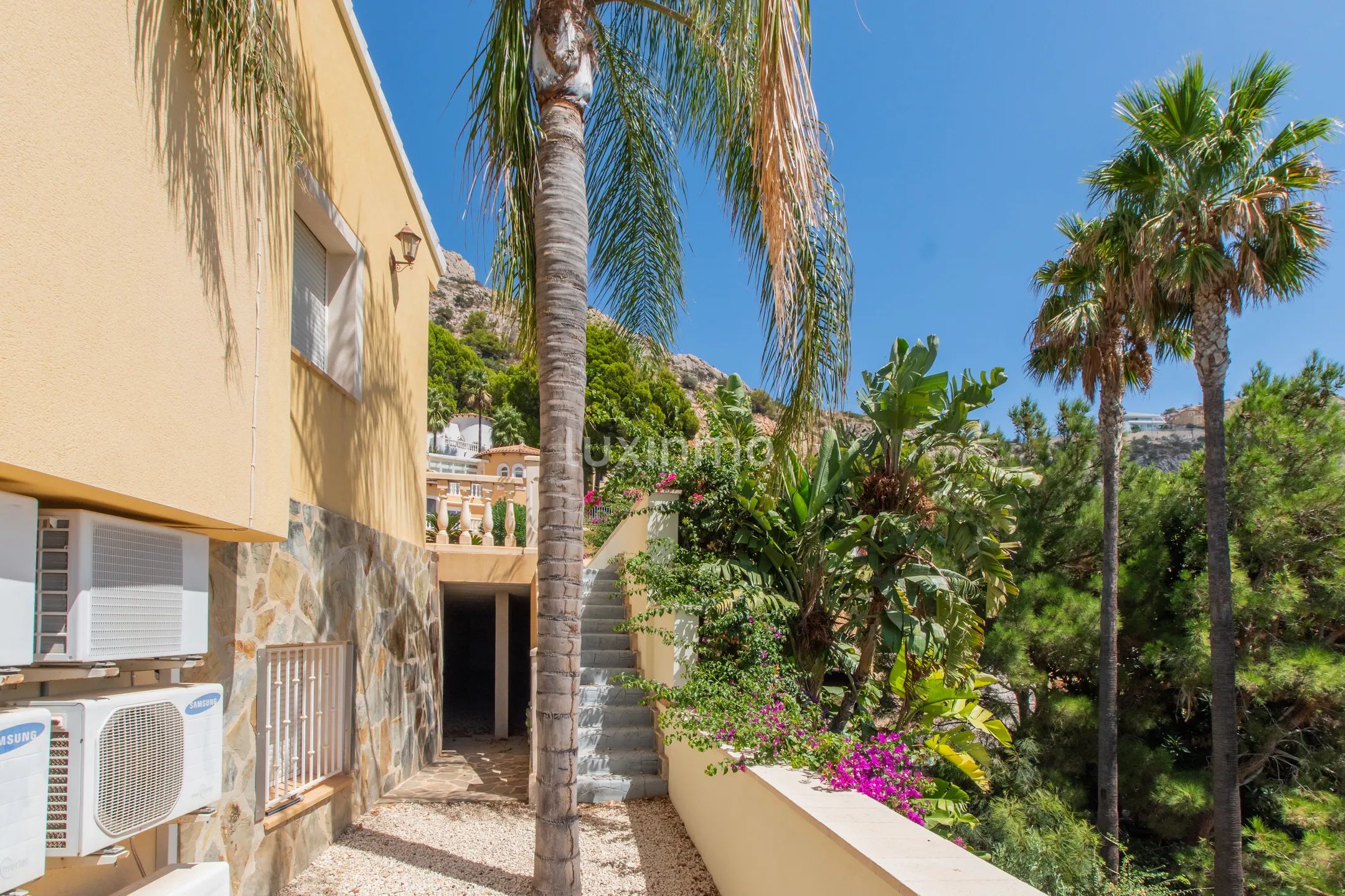Detached 5 bedroom villa with panoramic sea views and pool in Altea Hills — photo 5