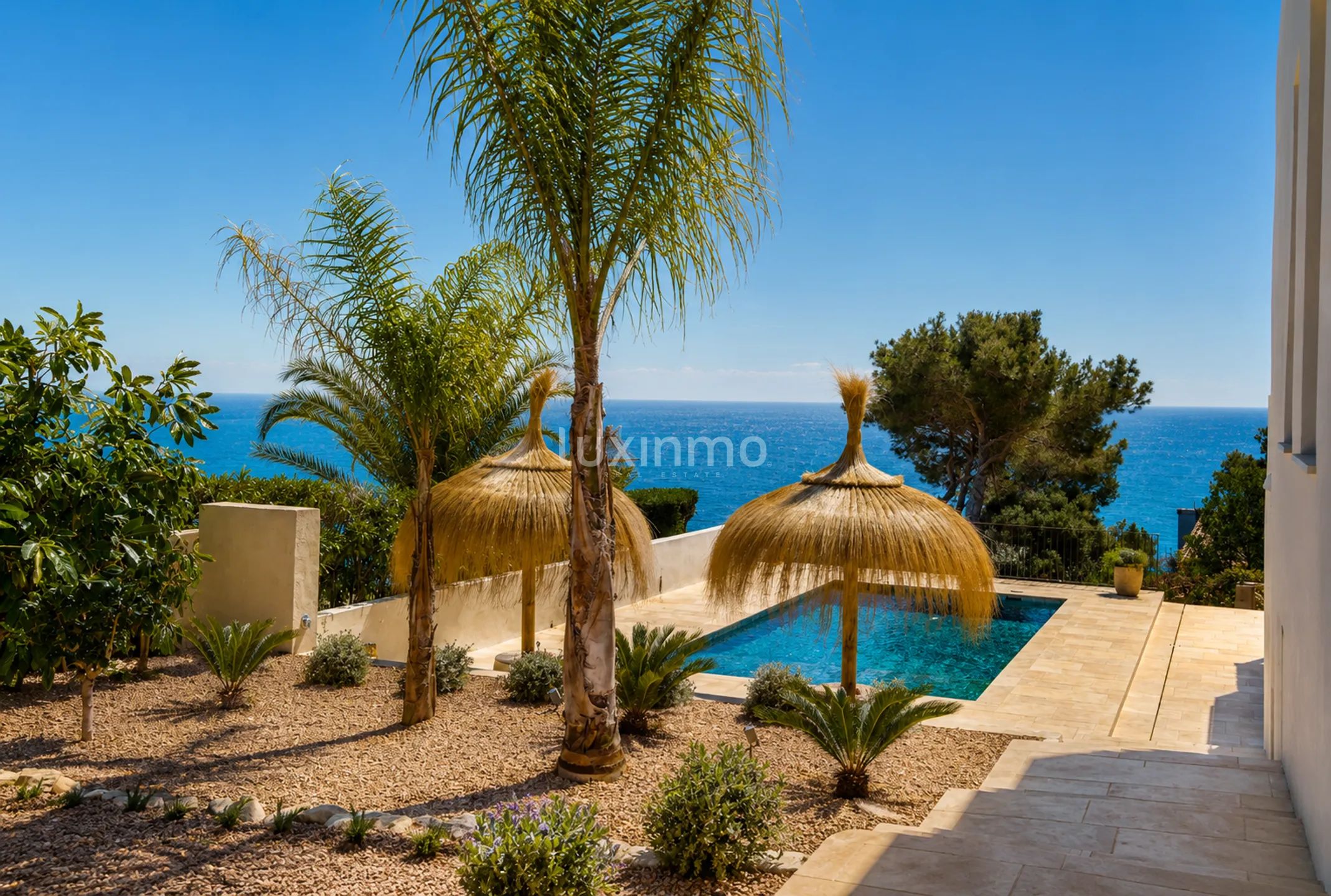 Villa de 4 dormitorios con vistas al mar en Jávea