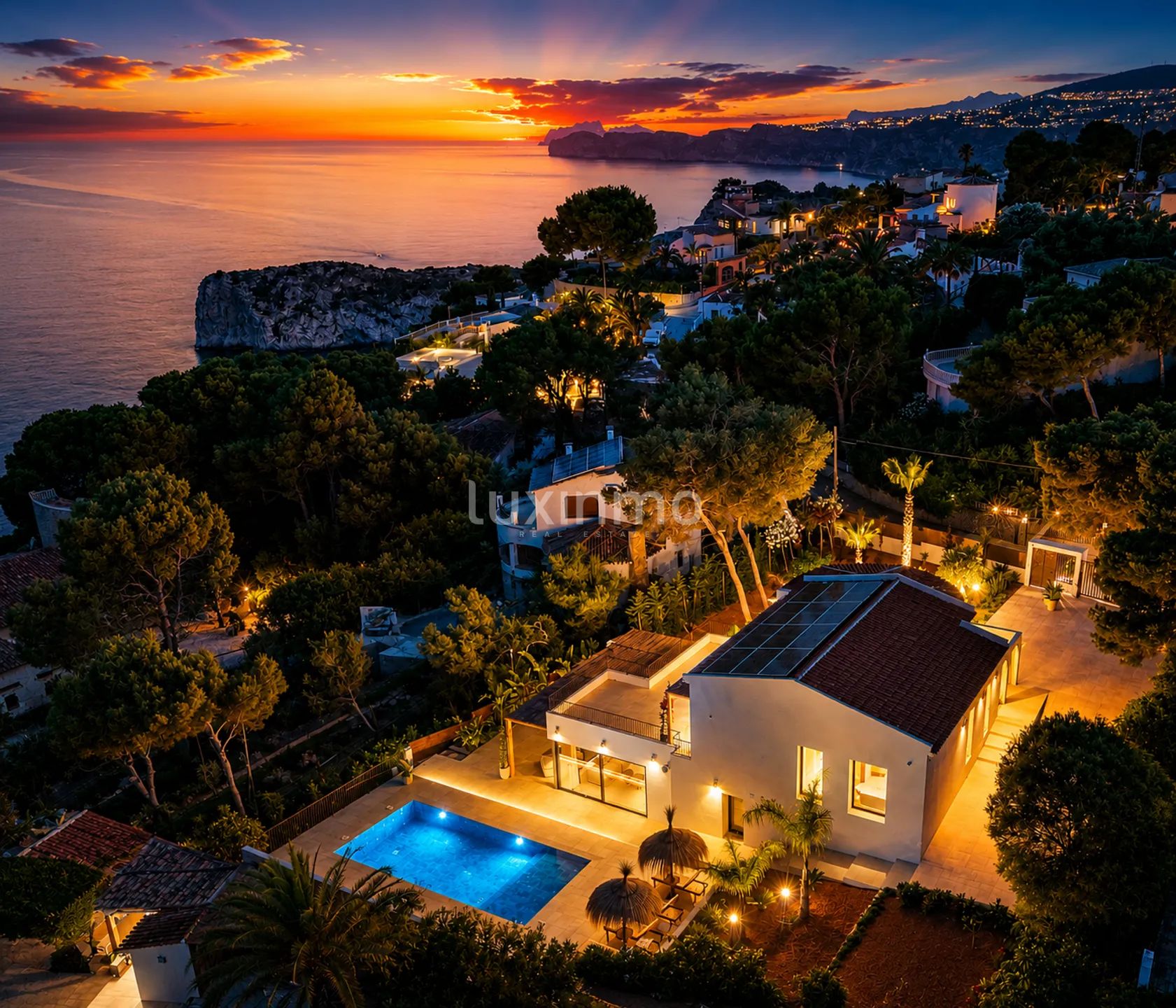 4-bedroom villa with sea views in Jávea — photo 16