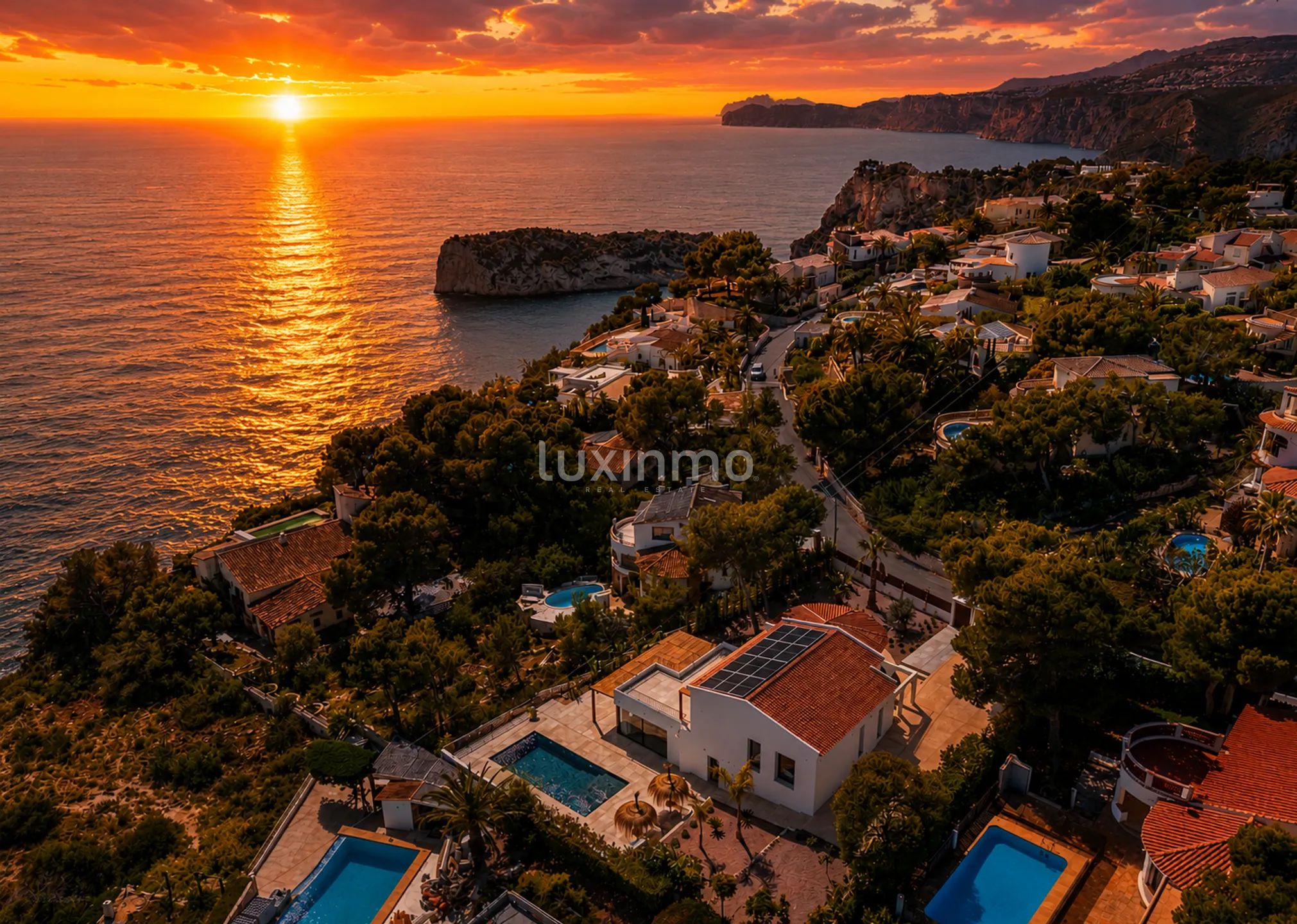4-bedroom villa with sea views in Jávea — photo 20