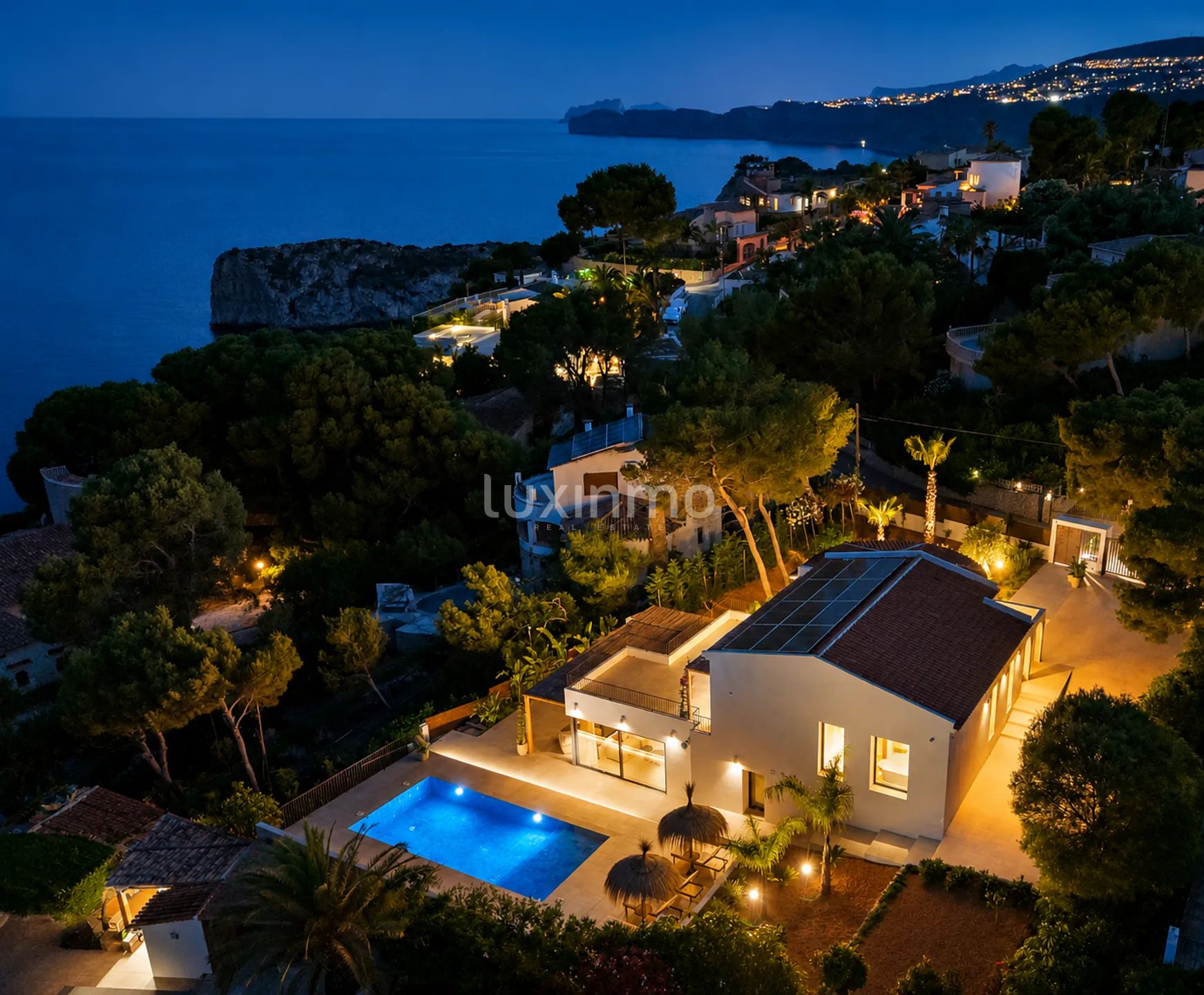 4-bedroom villa with sea views in Jávea — photo 3