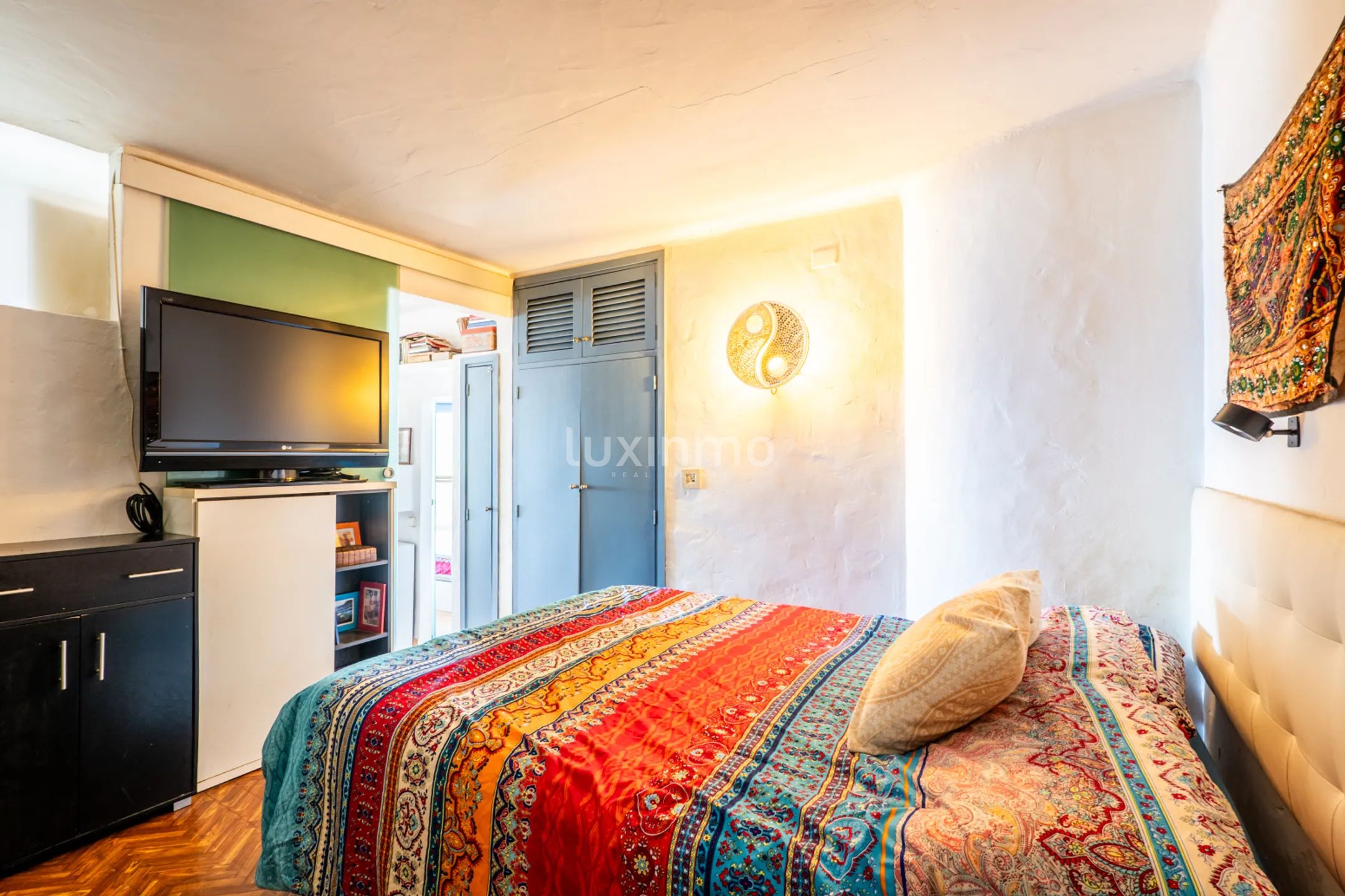 3-bedroom flat with sea views — photo 30