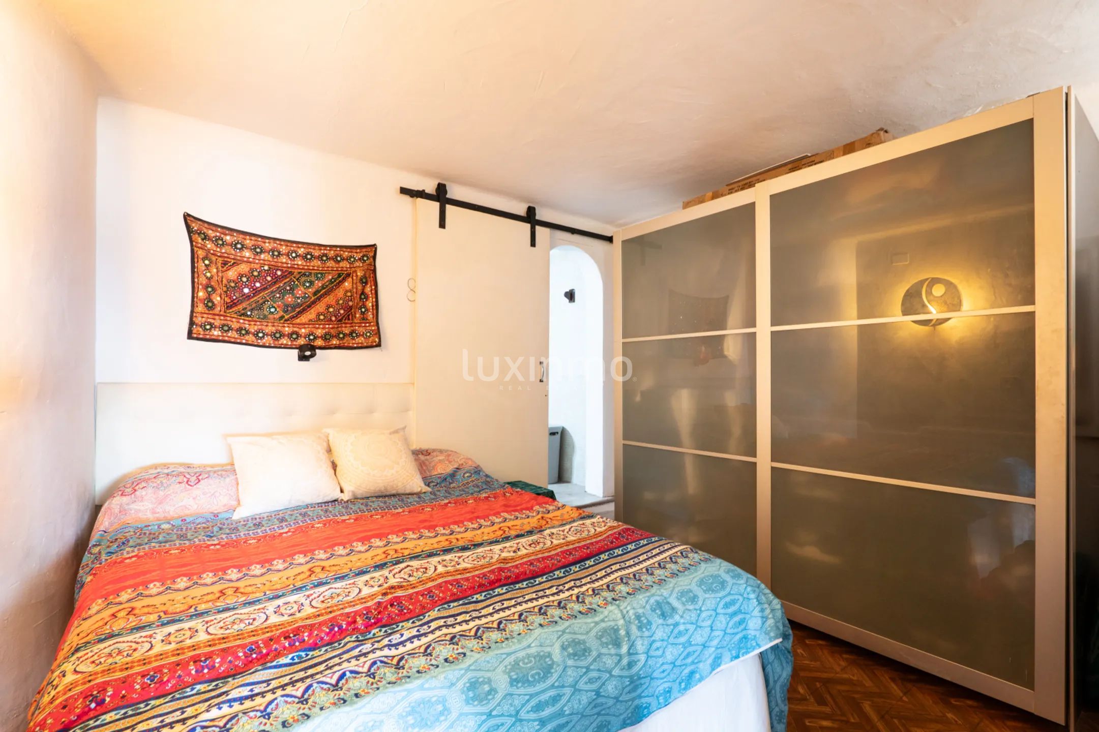 3-bedroom flat with sea views — photo 29