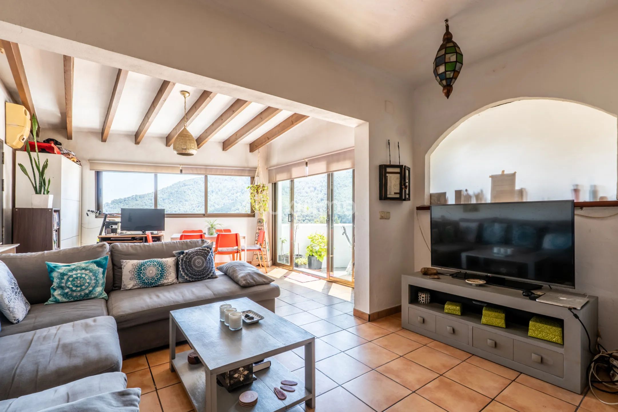 3-bedroom flat with sea views — photo 7