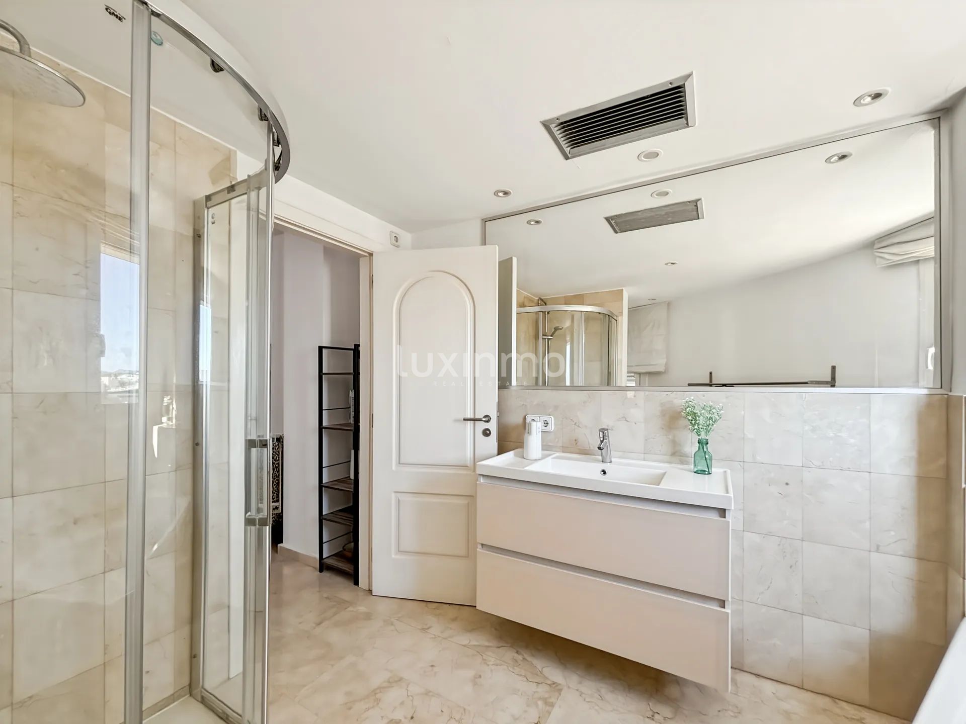 Penthouse with sea views in Siesta — photo 32