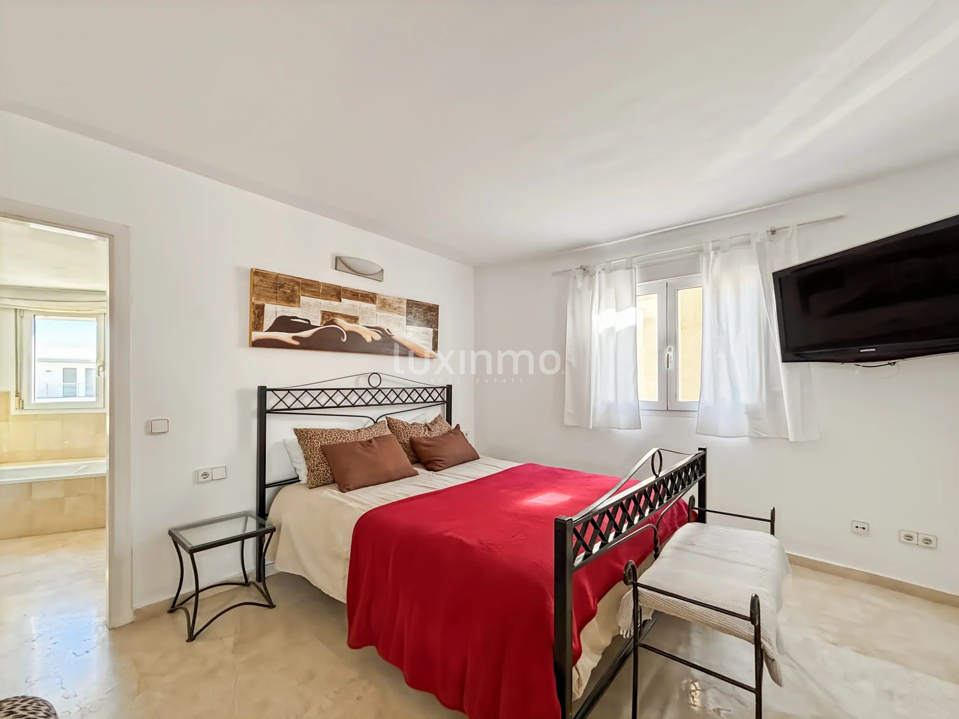 Penthouse with sea views in Siesta — photo 35