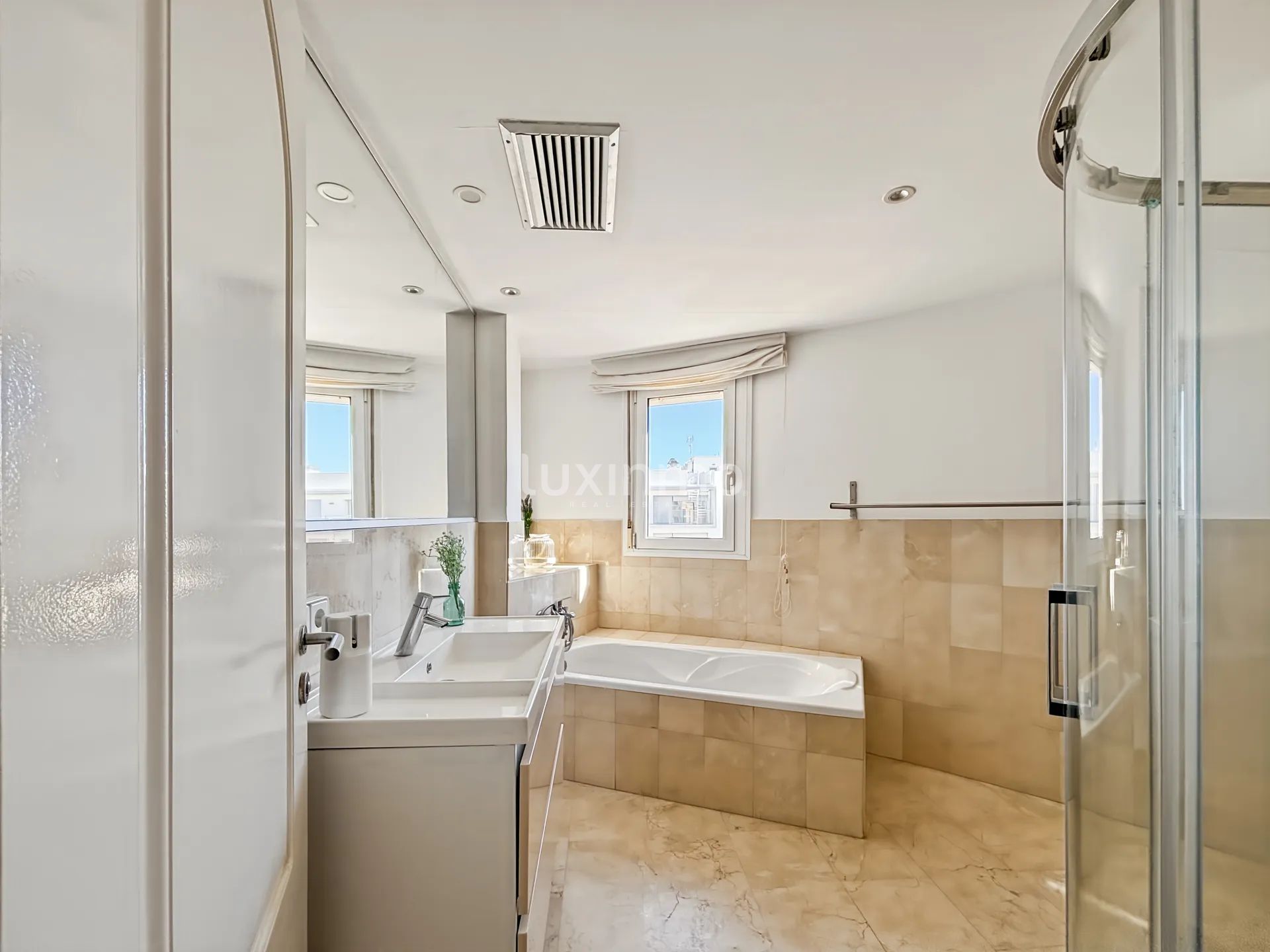 Penthouse with sea views in Siesta — photo 31