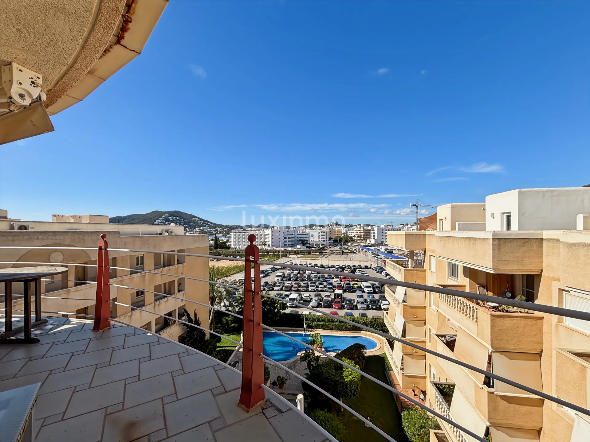 Penthouse with sea views in Siesta — photo 43