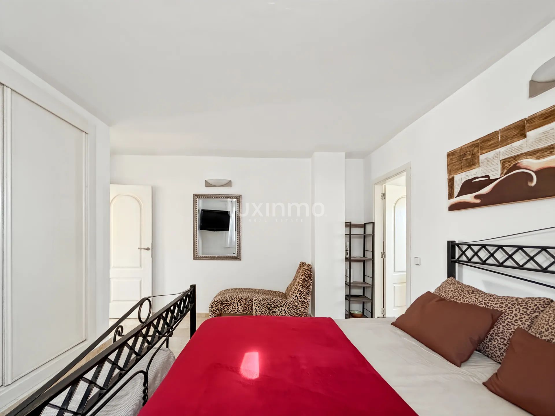 Penthouse with sea views in Siesta — photo 37