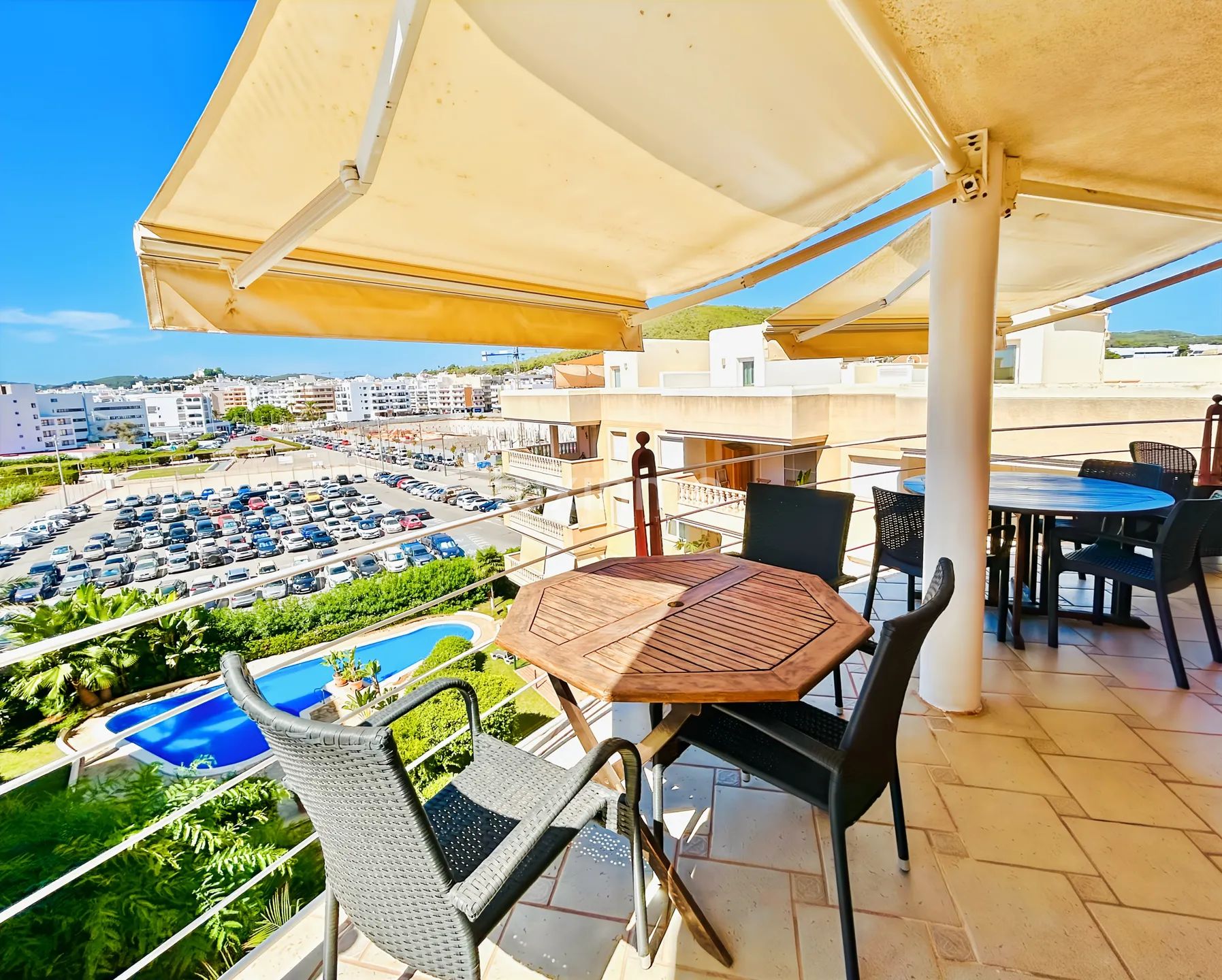 Penthouse with sea views in Siesta — photo 1