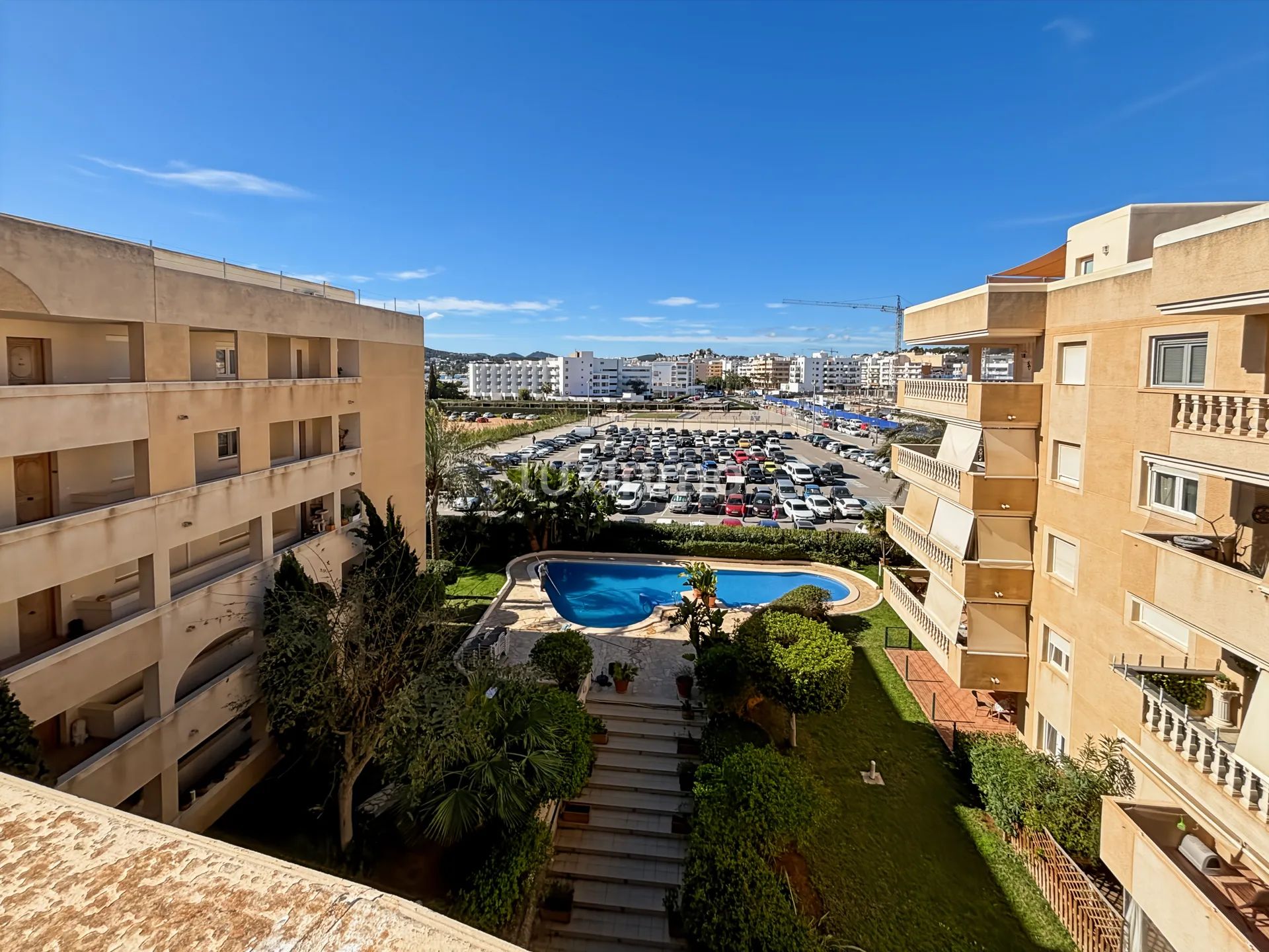 Penthouse with sea views in Siesta — photo 44